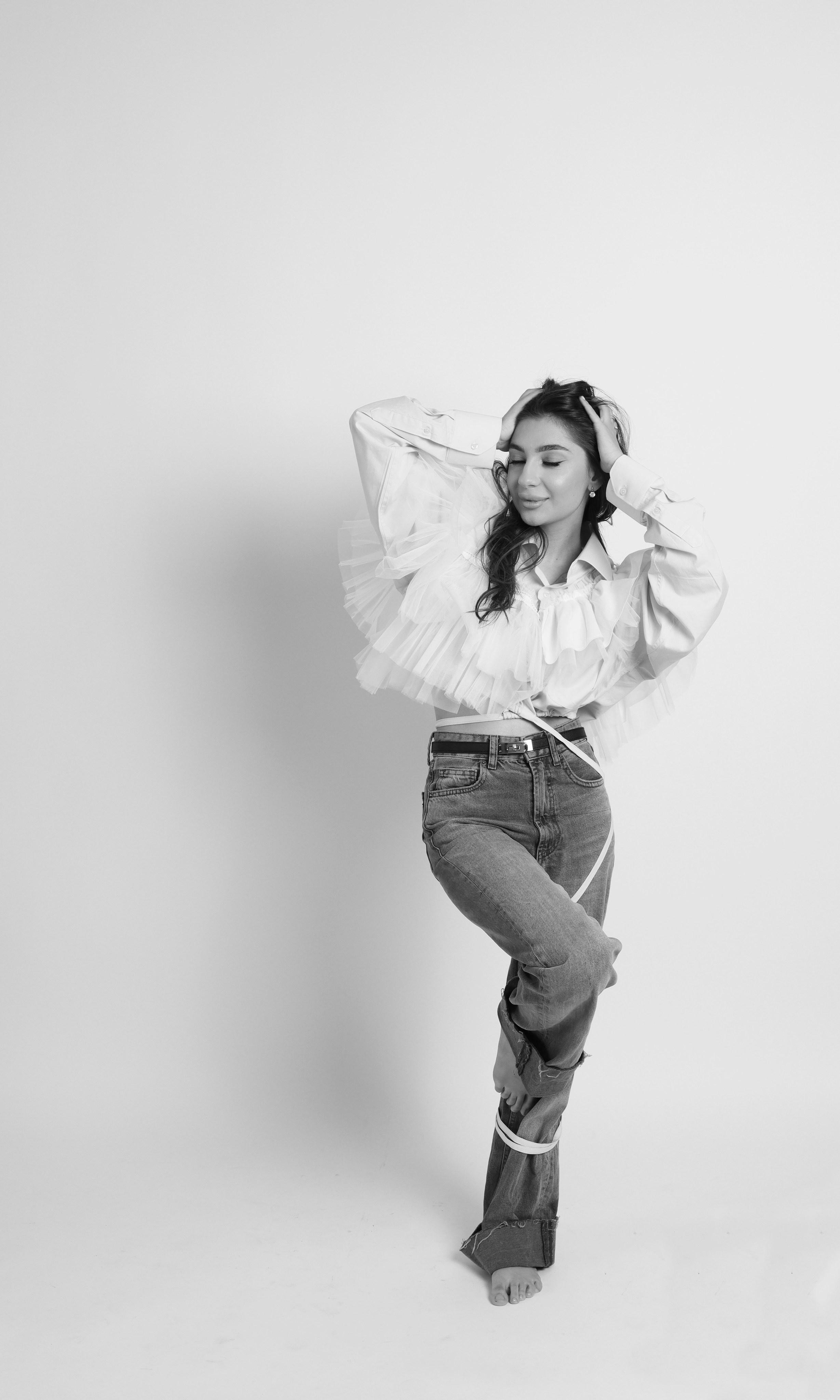 Белый фон. SHOOT IT YOURSELF — SELF PORTRAIT STUDIO IN CHICAGO