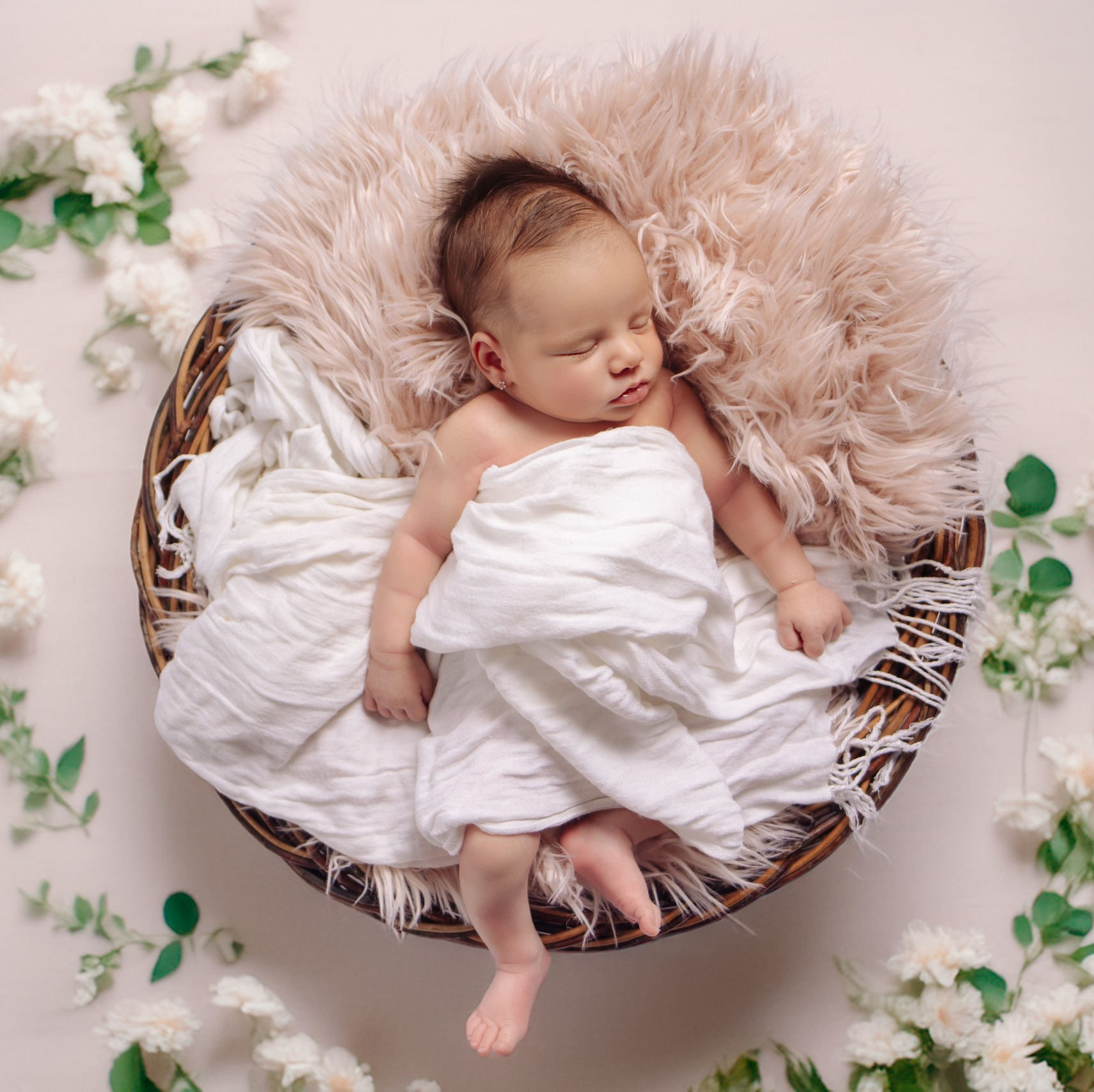NEWBORN. FOTOGRAFUL LUI MATEI