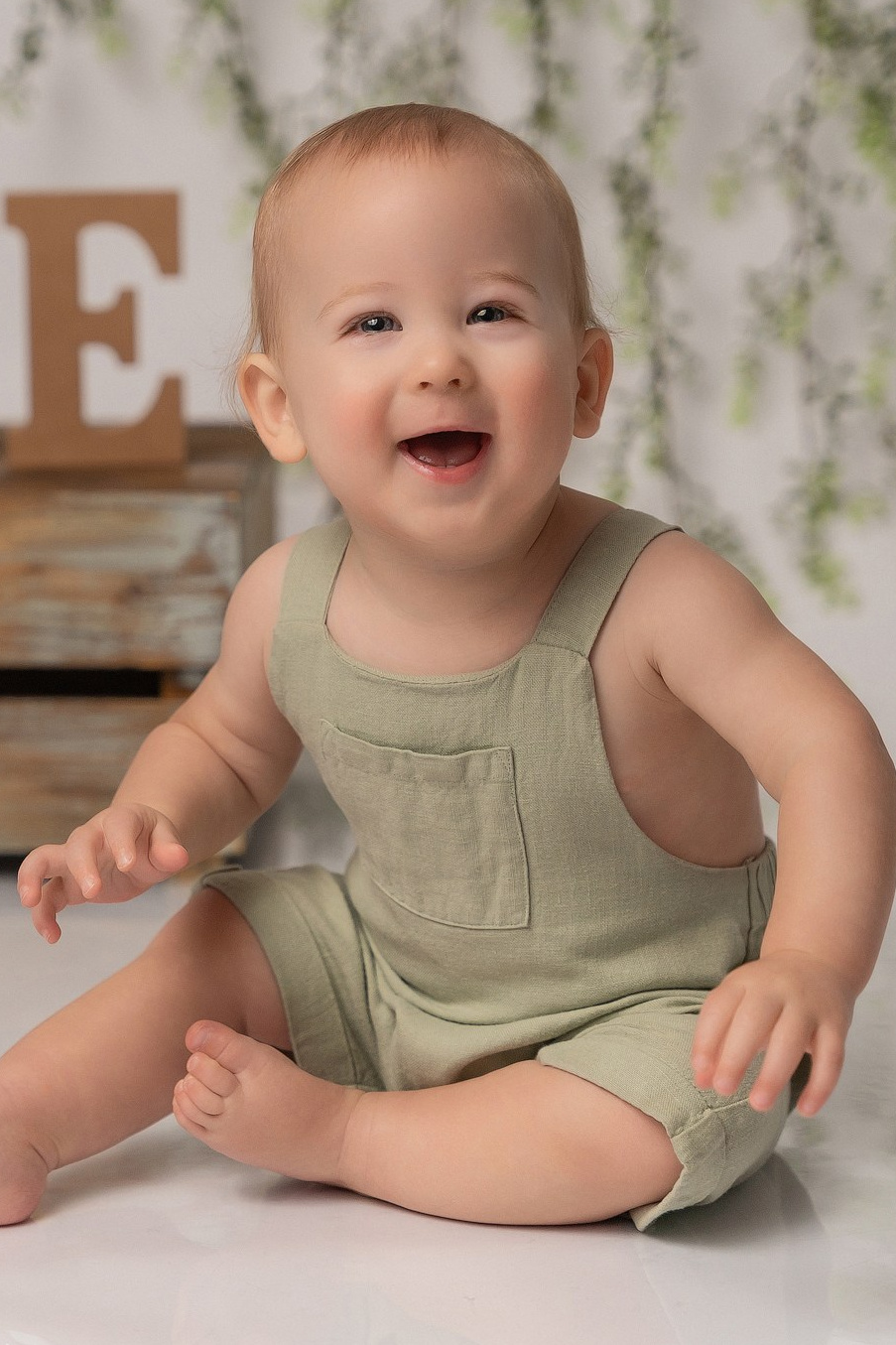 Cake smash outfits for boys. Newborn and family photographer. Hills District. Sydney