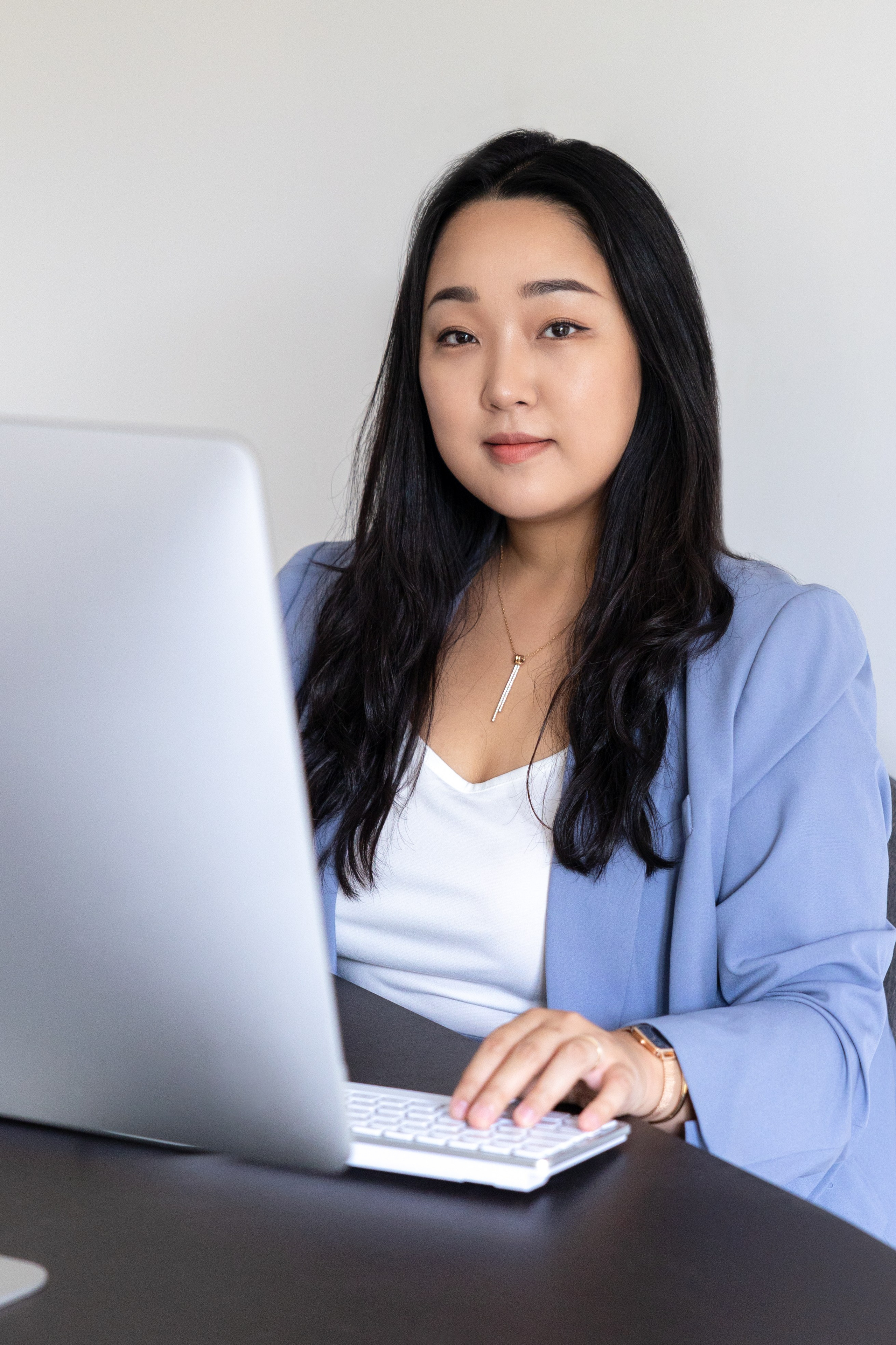 Персональная фотосъемка бренда Евы в ее домашнем офисе. Eugenie Smirnova — wedding, corporate and lifestyle photographer in Toulouse and Southwest France