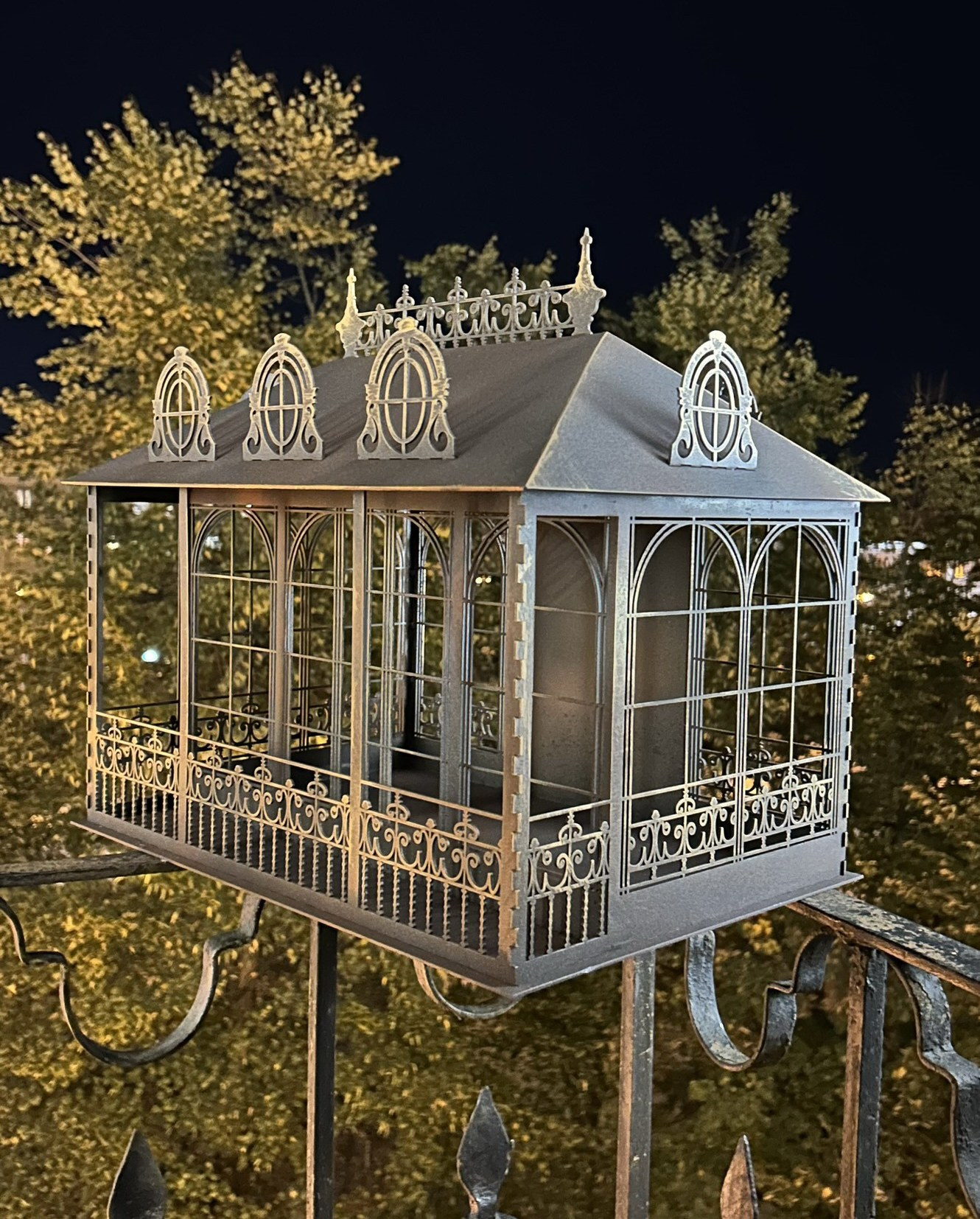 кормушка для сада