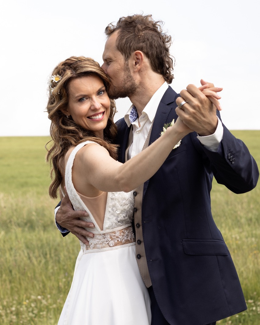 Nejsem svatební typ ženy — aneb “nebudu naivní holka”. Dana Lišková — Empathetic Photographer | Introspective Artist |Neurodivergent Coach | Founder of Artepy.cz