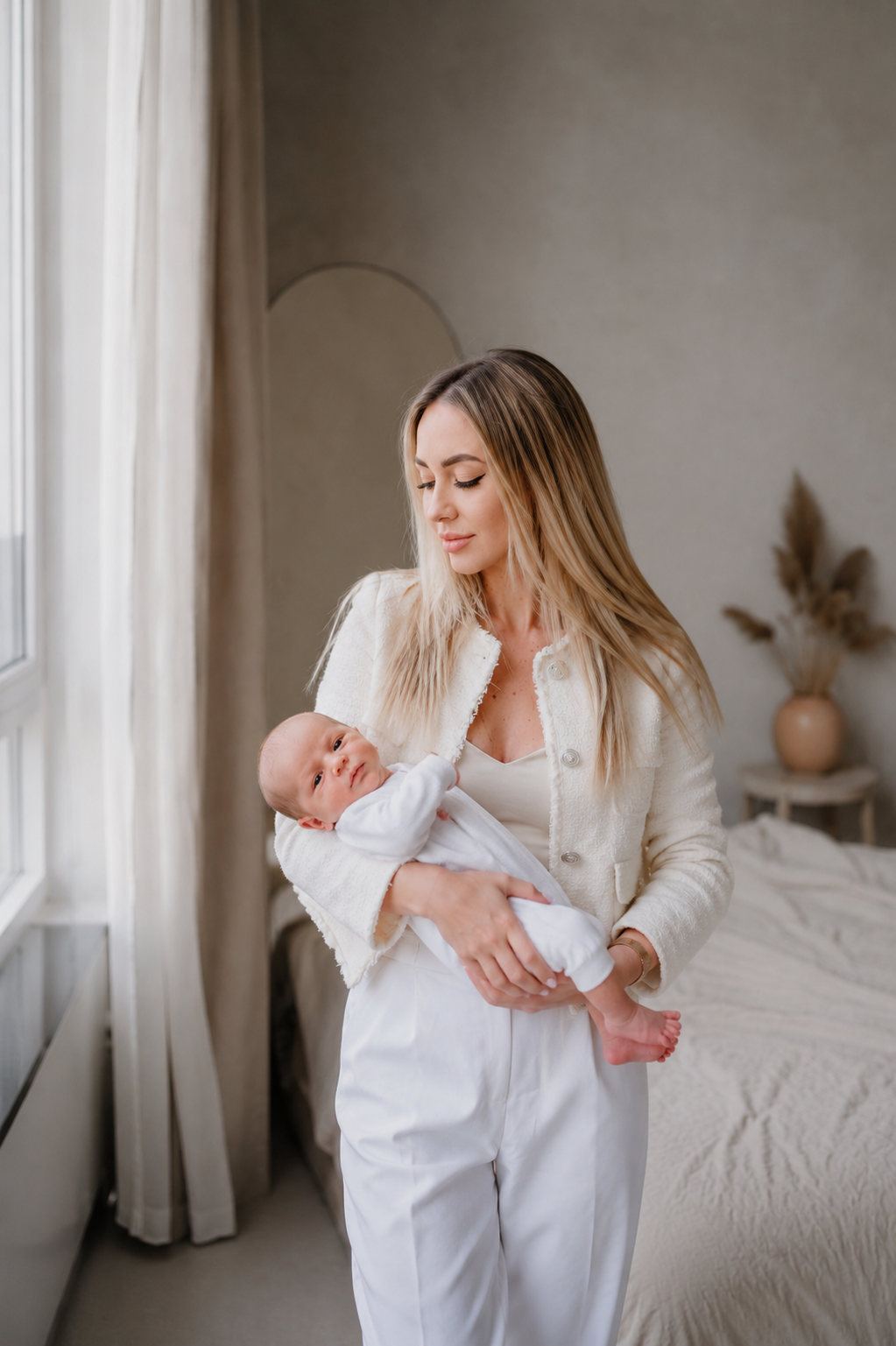 Yana Stelmakh | Newborn Photographer & Photography Educator in Prague