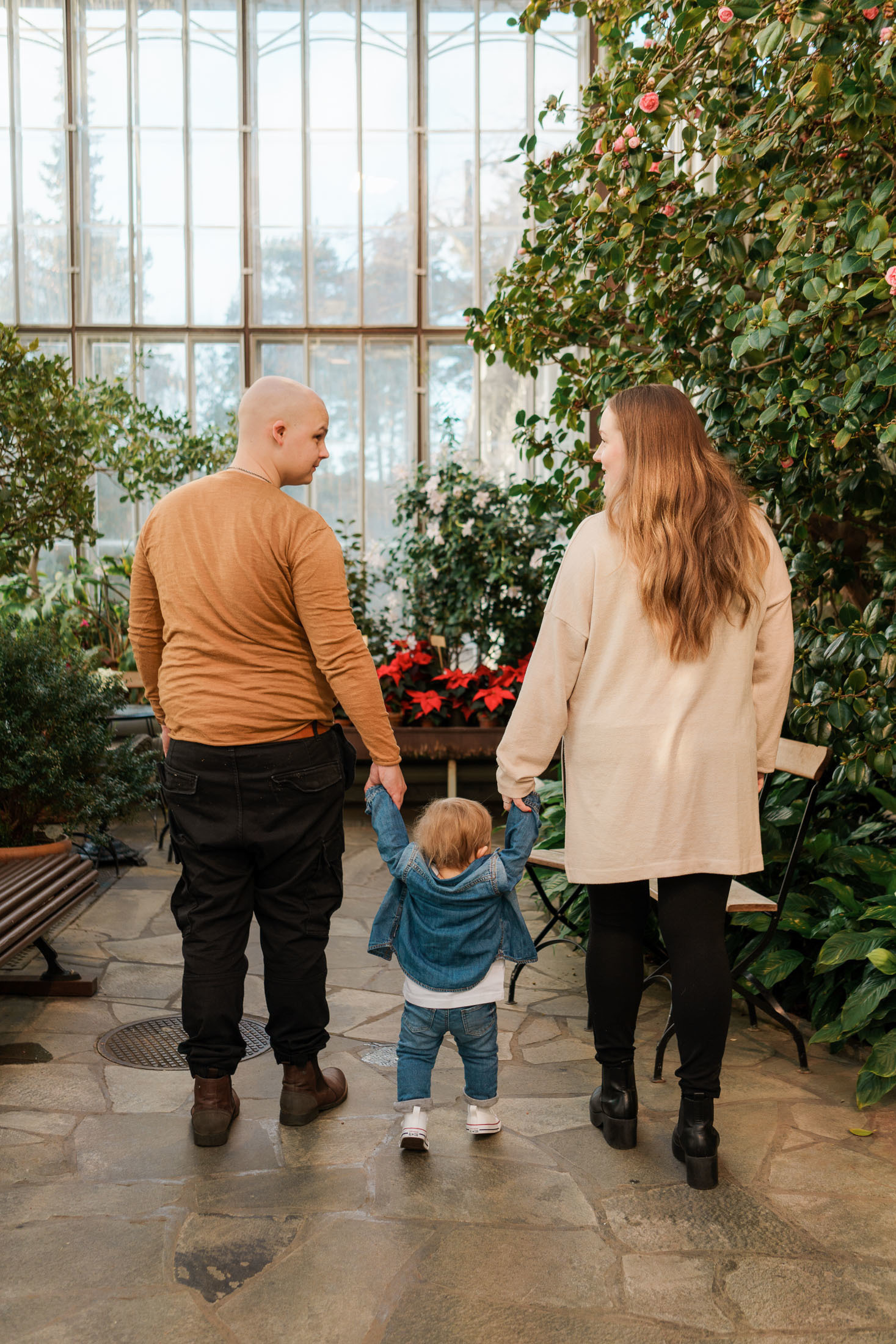 1-vuotiskuvaus Talvipuutarhassa