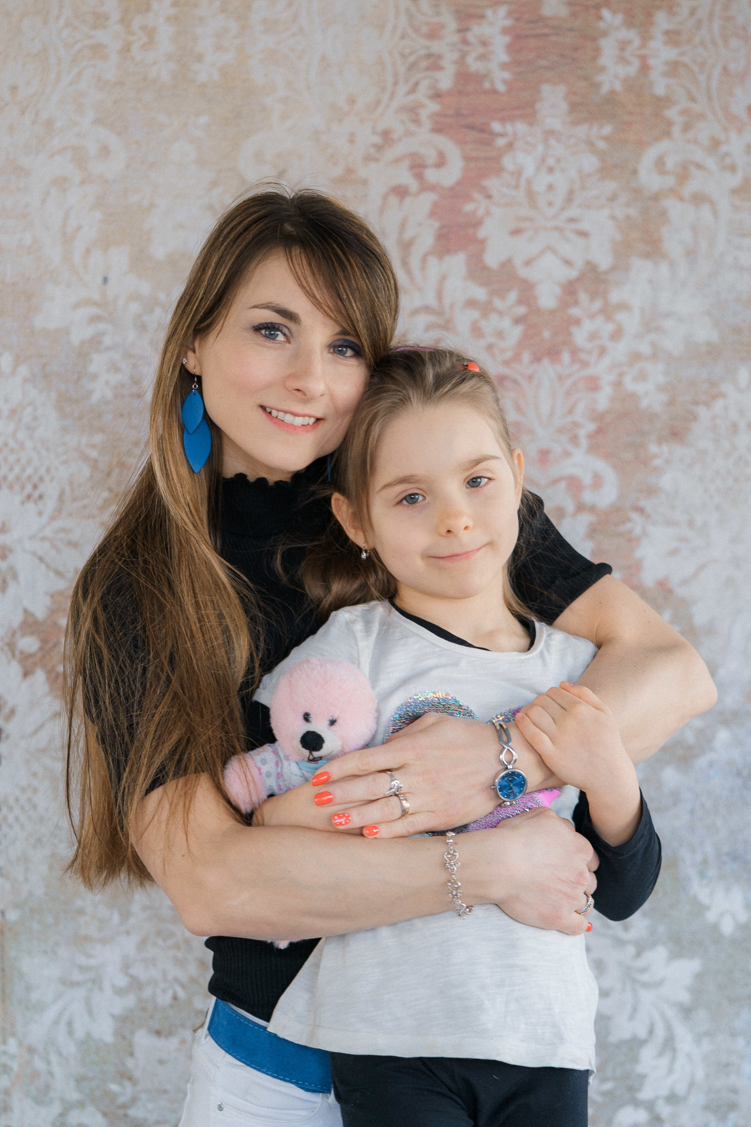 Mommy and me photosession in studio