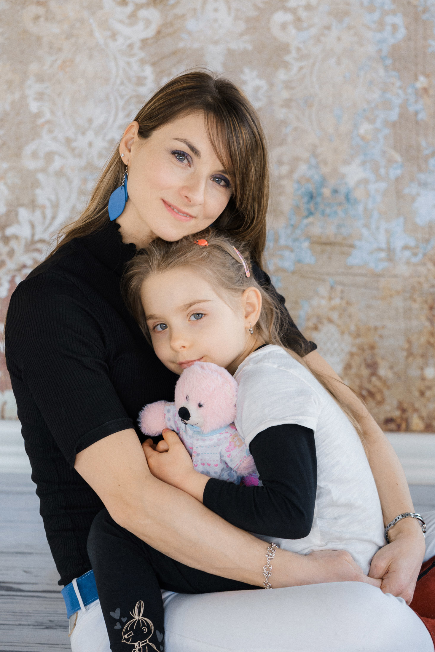 Mommy and me photosession in studio