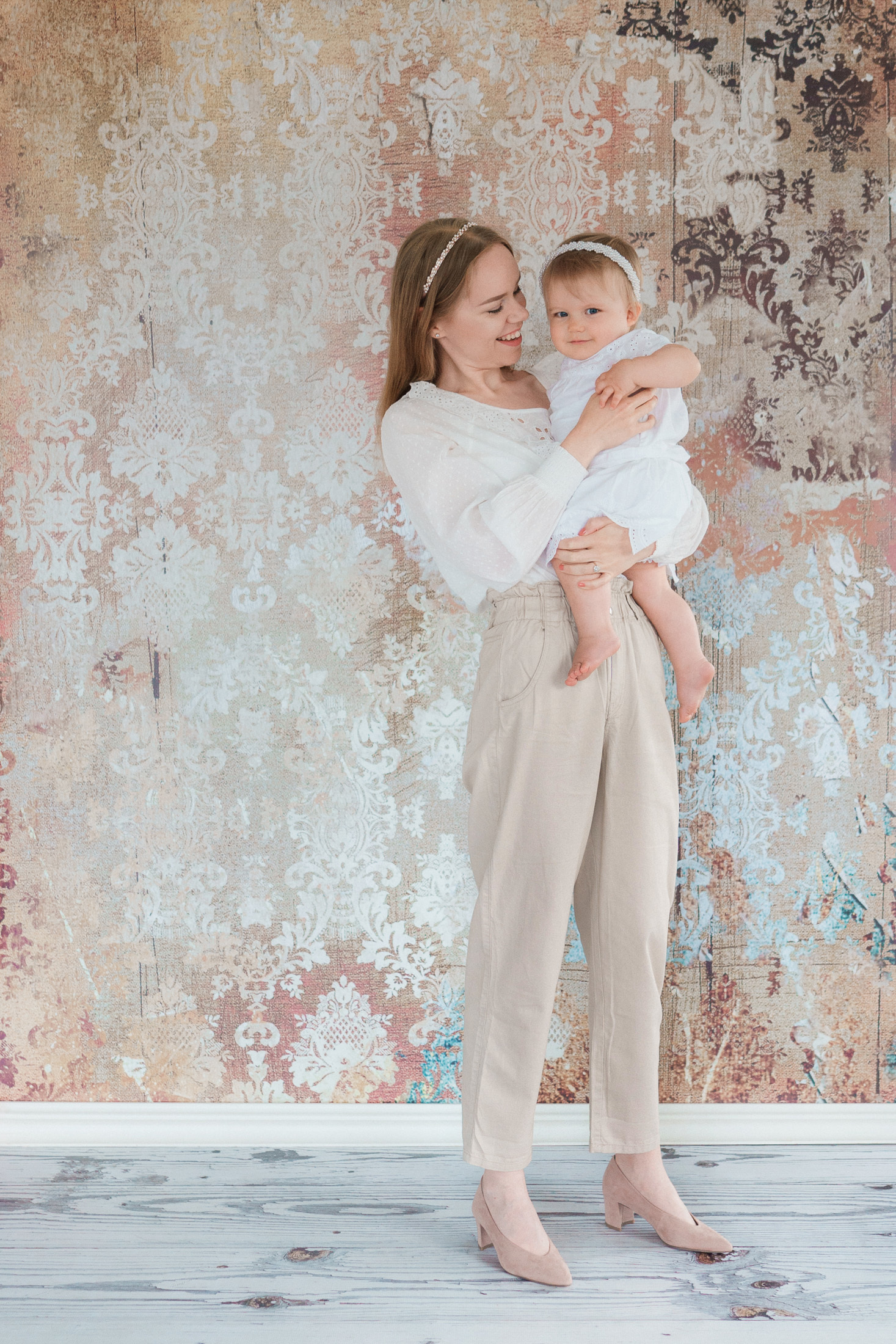 Perhekuvaus Helsingissä studiossa + kakun tuhoaminen