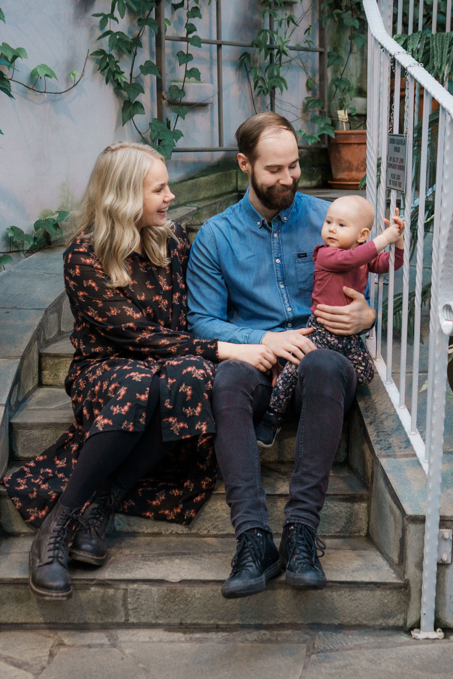 Vauva- ja perhekuvaus Talvipuutarhassa/ vauvakuvaaja Helsinki