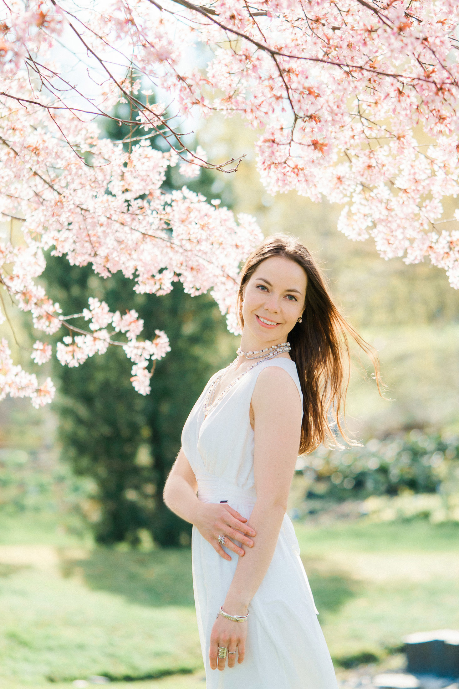 Perhekuvaus Helsingin kirsikkapuistossa