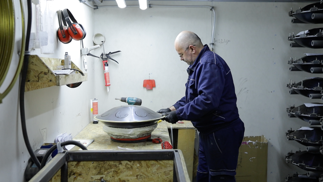 🎥 Behind-the-Scenes производства язычковых барабанов — полный цикл видеосъёмки. Анастасия Еремина | Фотограф в Сербии | Персональные и бизнес-фотосессии в Белграде и Нови Саде