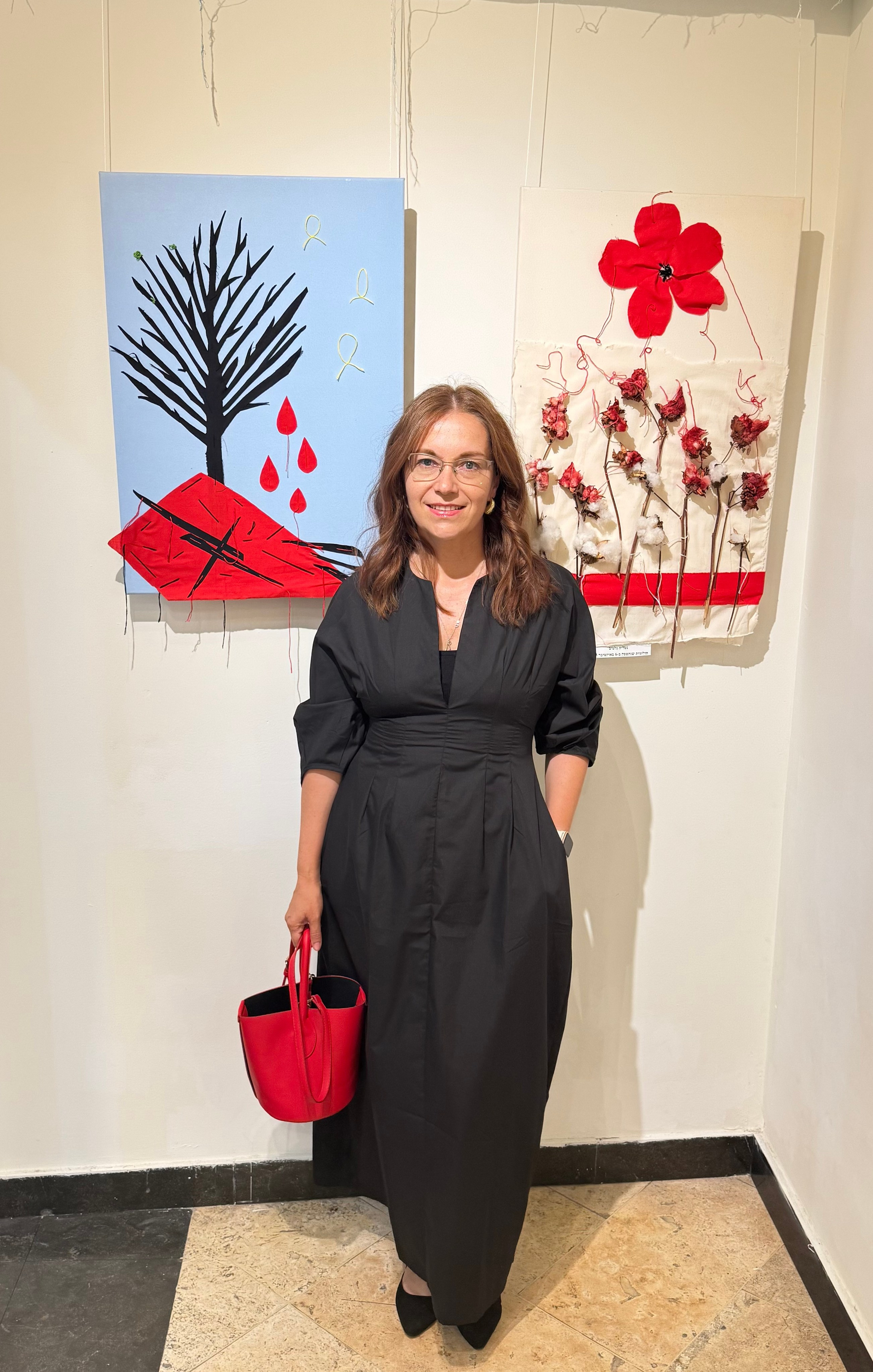 About. Natalia Naletova — artist and researcher working with textile, collage & memory