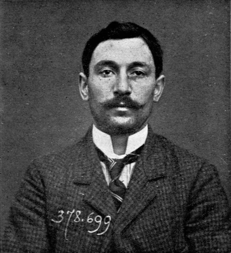 Mug shot of Vincenzo Peruggia, who was believed to have stolen the Mona Lisa in 1911. ca. 1909. Image via Wikimedia Commons.