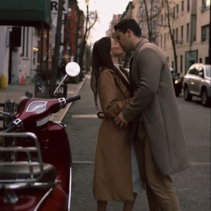 What to Wear for a Couple Photoshoot in Paris: Autumn Edition đ. Photographer in Paris Yulia Shkadina | Couples, engagement, pre-wedding, individual photo-shoots in Paris at the best locations