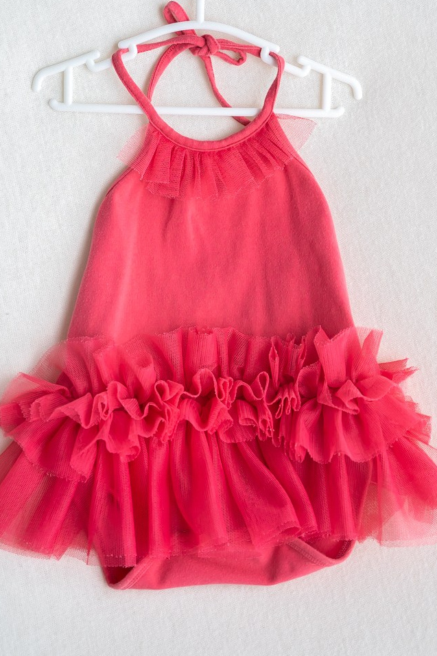 Cake smash outfits for girls. Newborn and family photographer. Hills District. Sydney