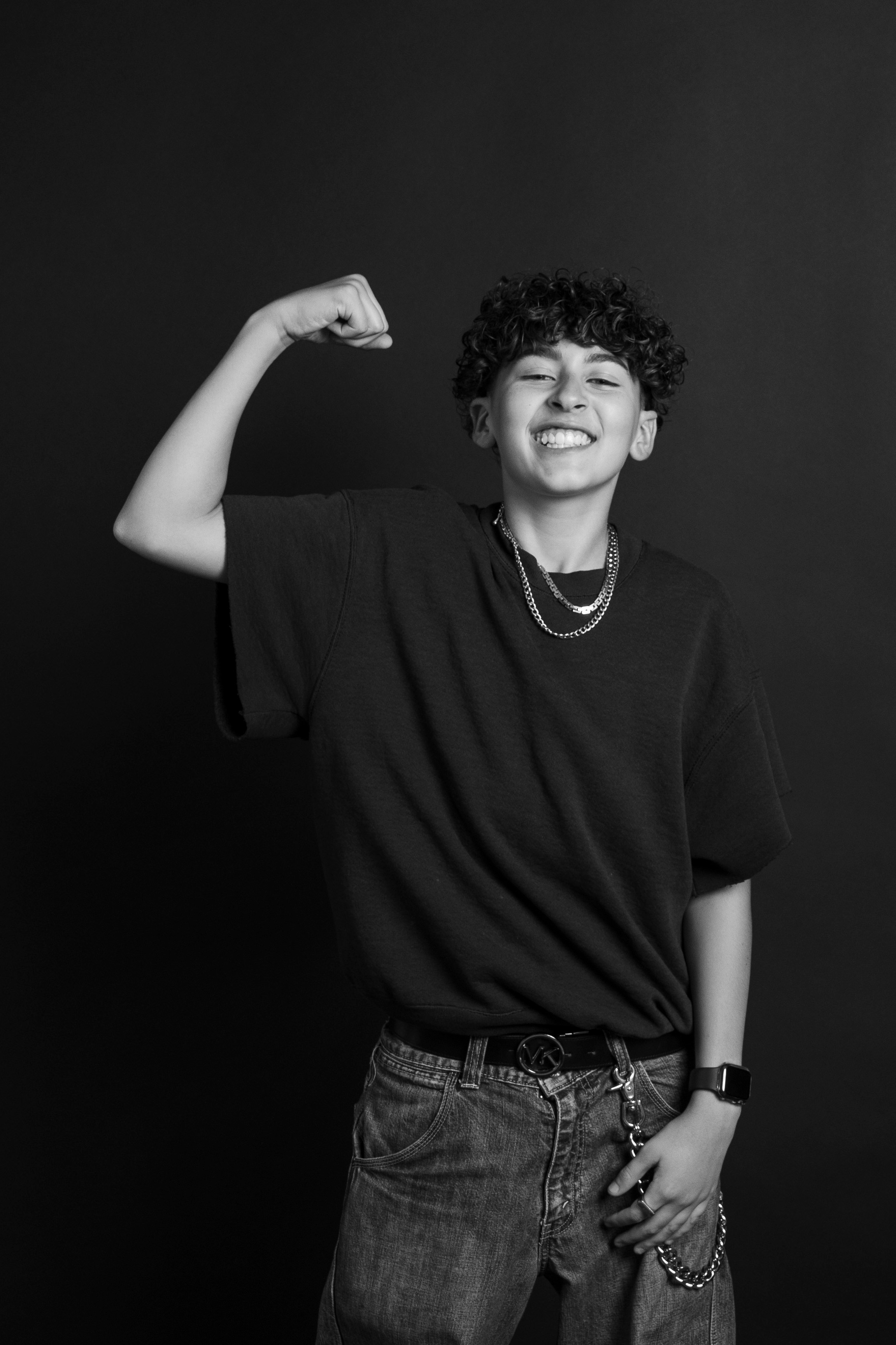 Черный фон. SHOOT IT YOURSELF — SELF PORTRAIT STUDIO IN CHICAGO