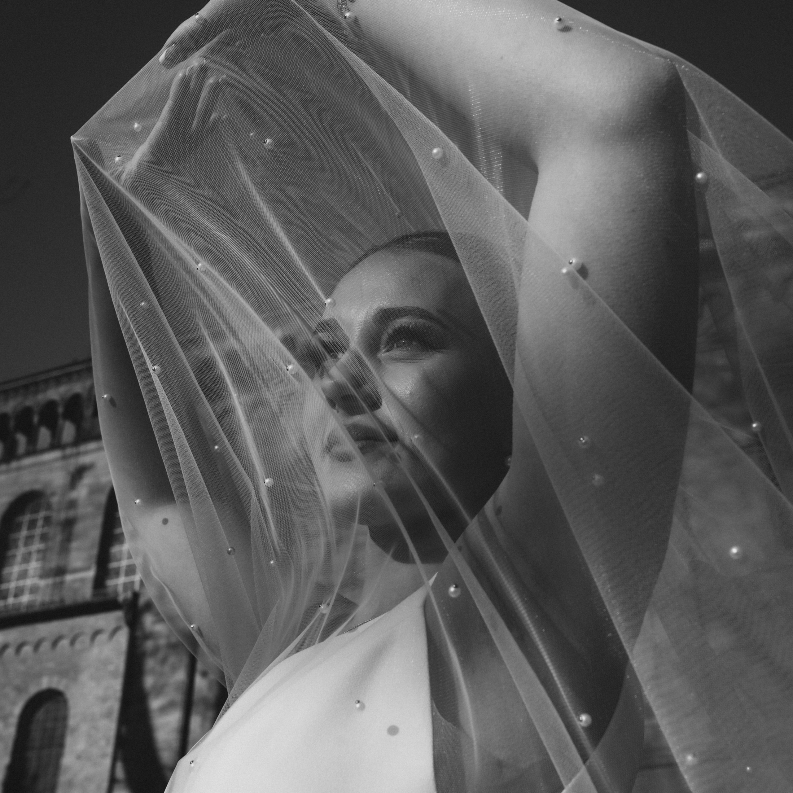 Brautpaar vor dem Dom in Speyer – Hochzeitsfotograf Pfalz