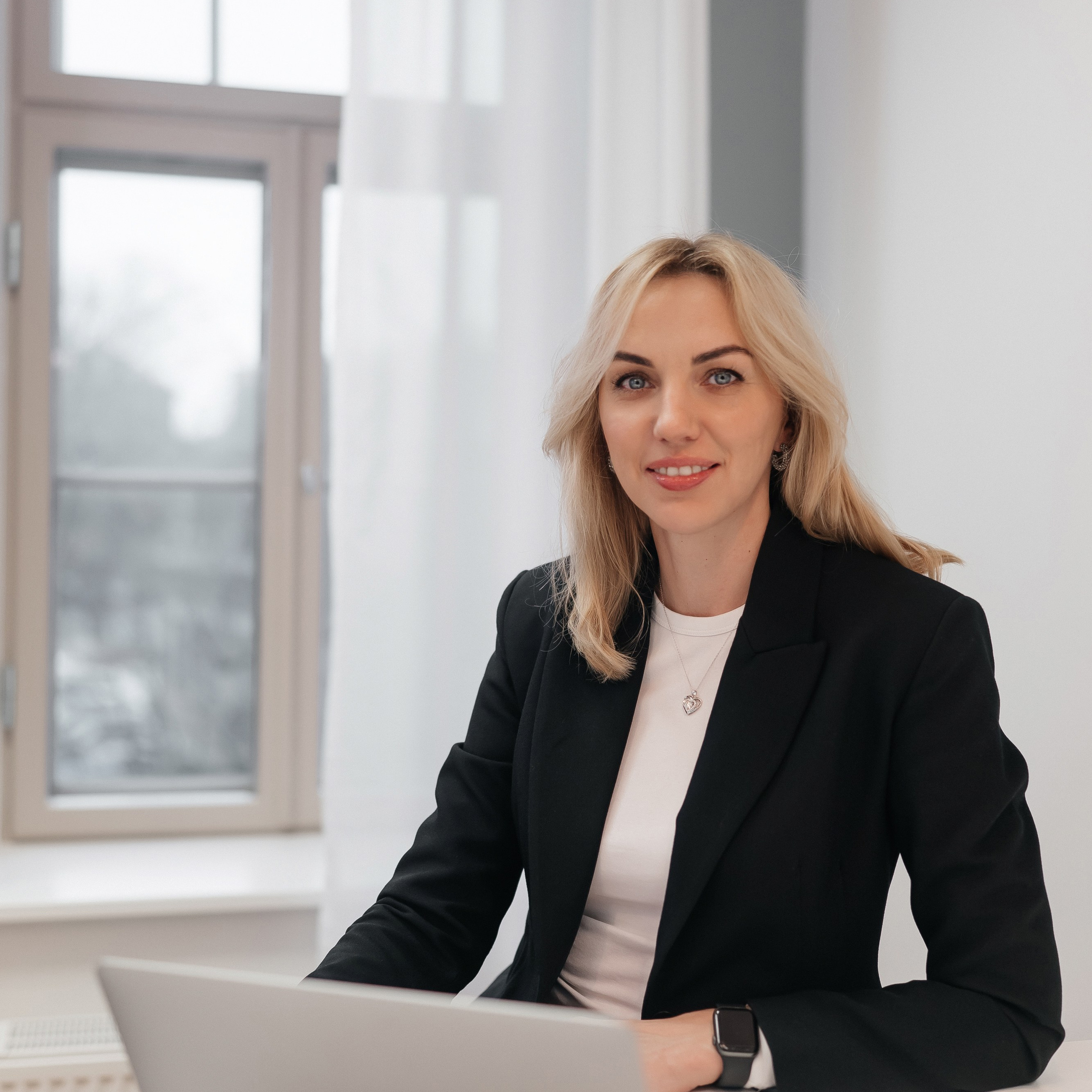 Контакты. Www.jelenavelpler.com