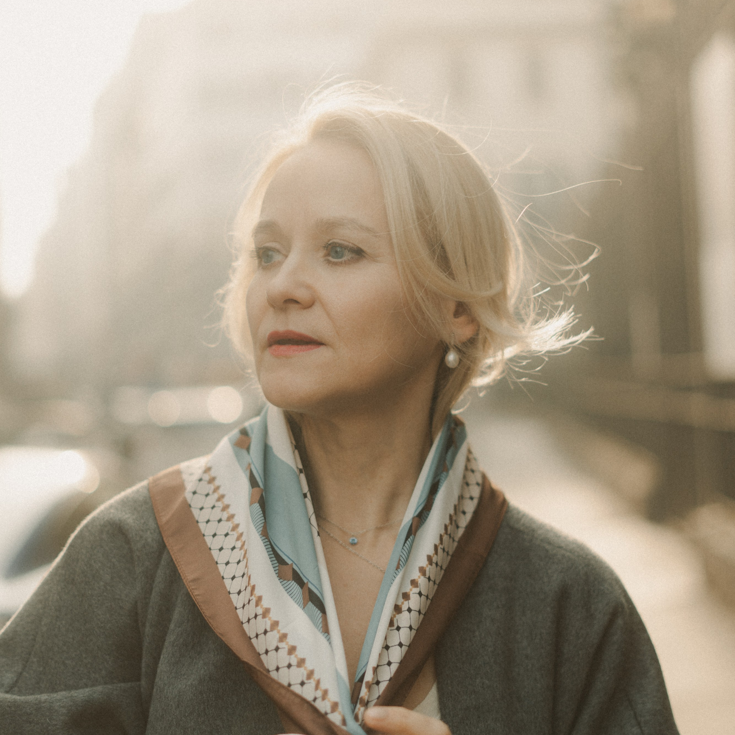 Contacts. Фотограф в Милане, озеро Комо, Италия