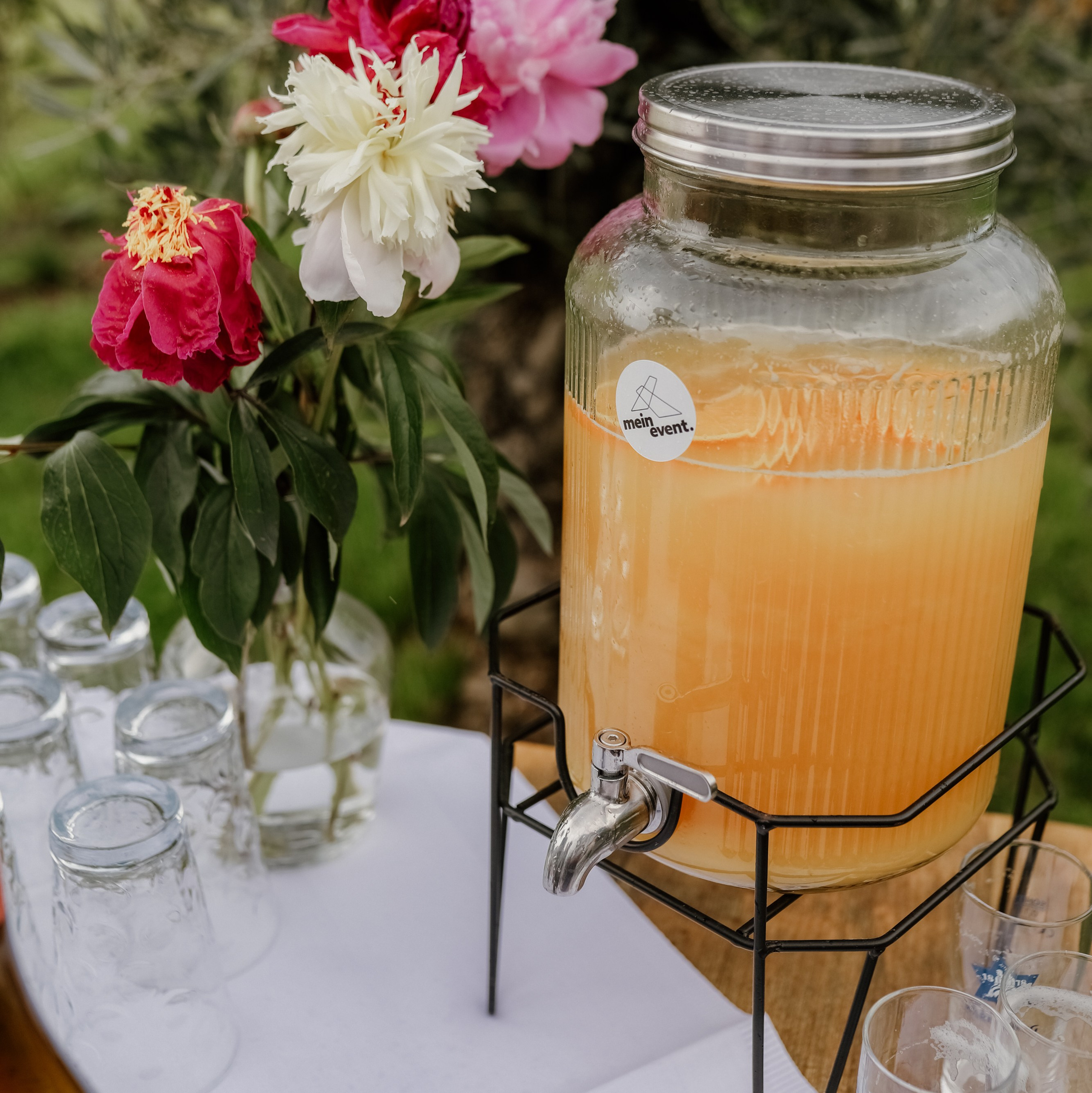 Hochzeitsfeier im Tanzlokal Neustadt – moderne und natürliche Hochzeitsreportage