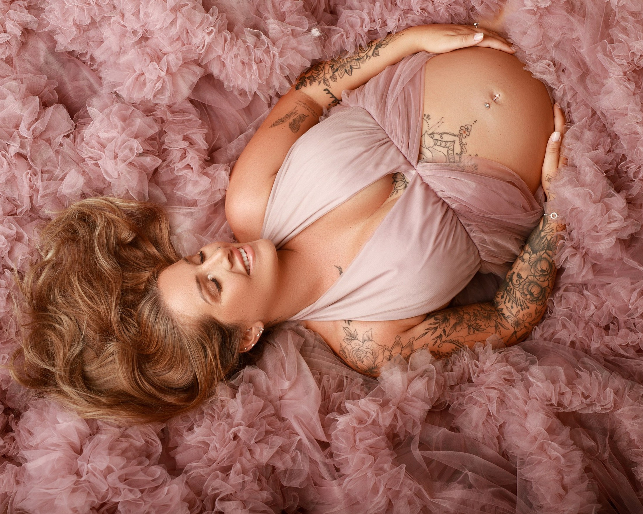 Babybauch. Neugeborenen & Babyfotografie Marina Buch in Wickede Ruhr NRW