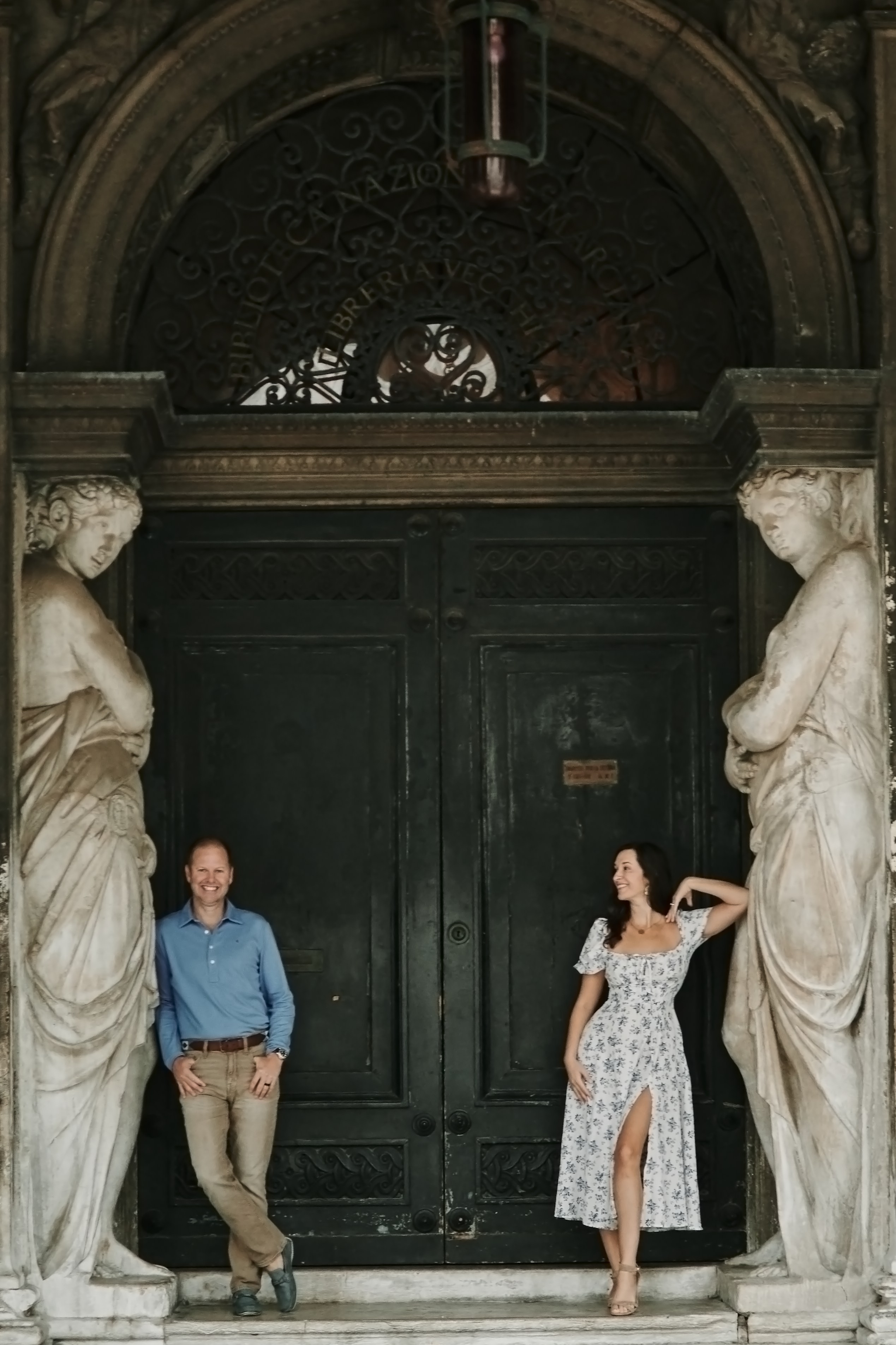 Romantic photoshoot. Photographer in Venice, Italy. Yana Zotova