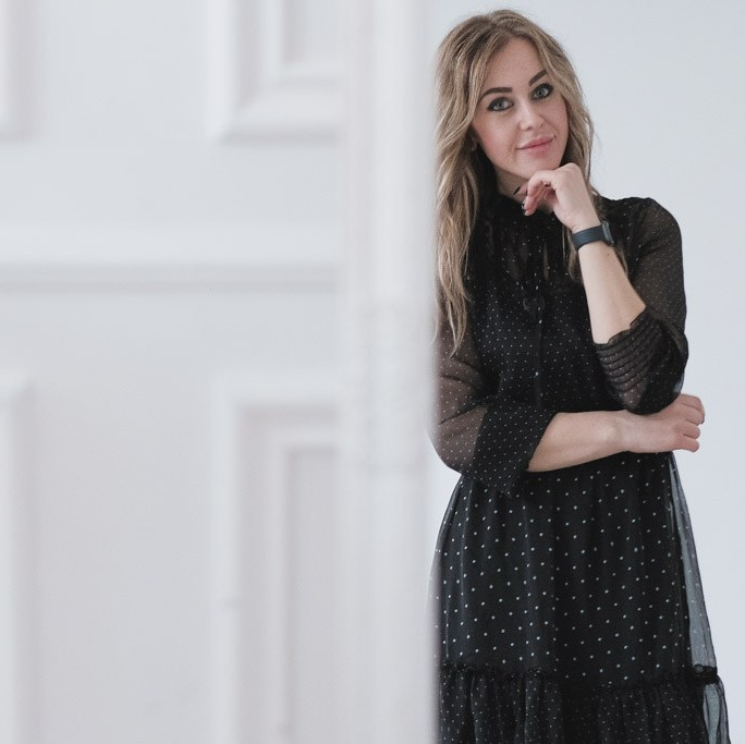 Contacts. Newborn photographer and Photography Educator in Prague Yana Stelmakh