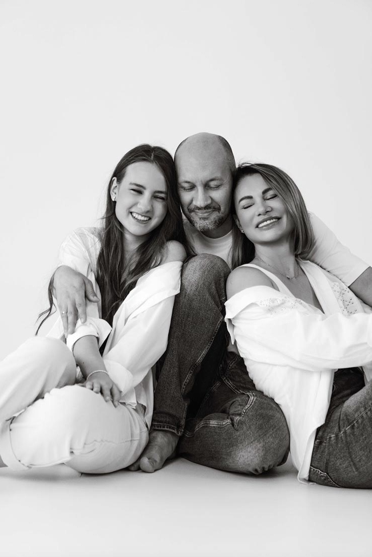 Family photography Jacksonville FL — cozy studio moment