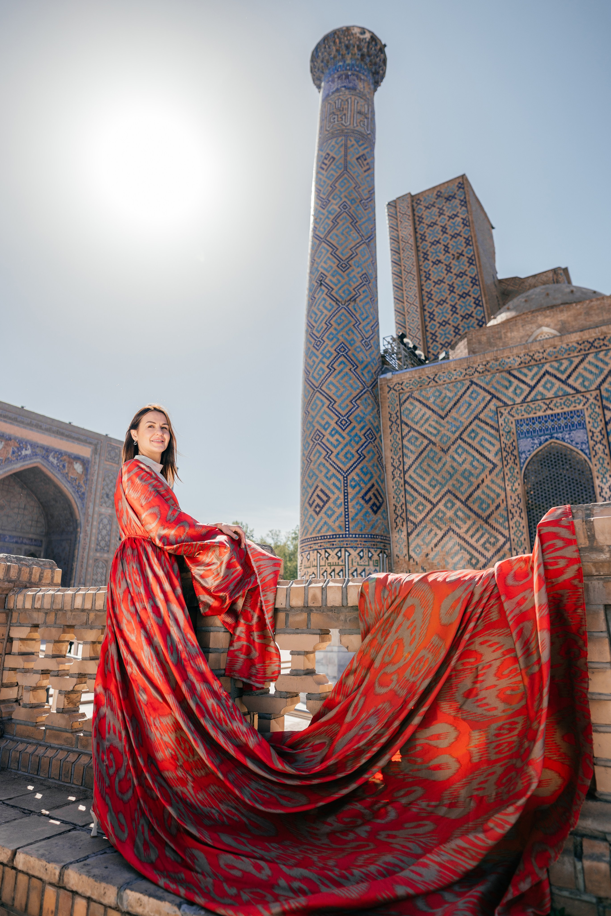 Длинное платье с шлейфом  в аренду в Бухаре