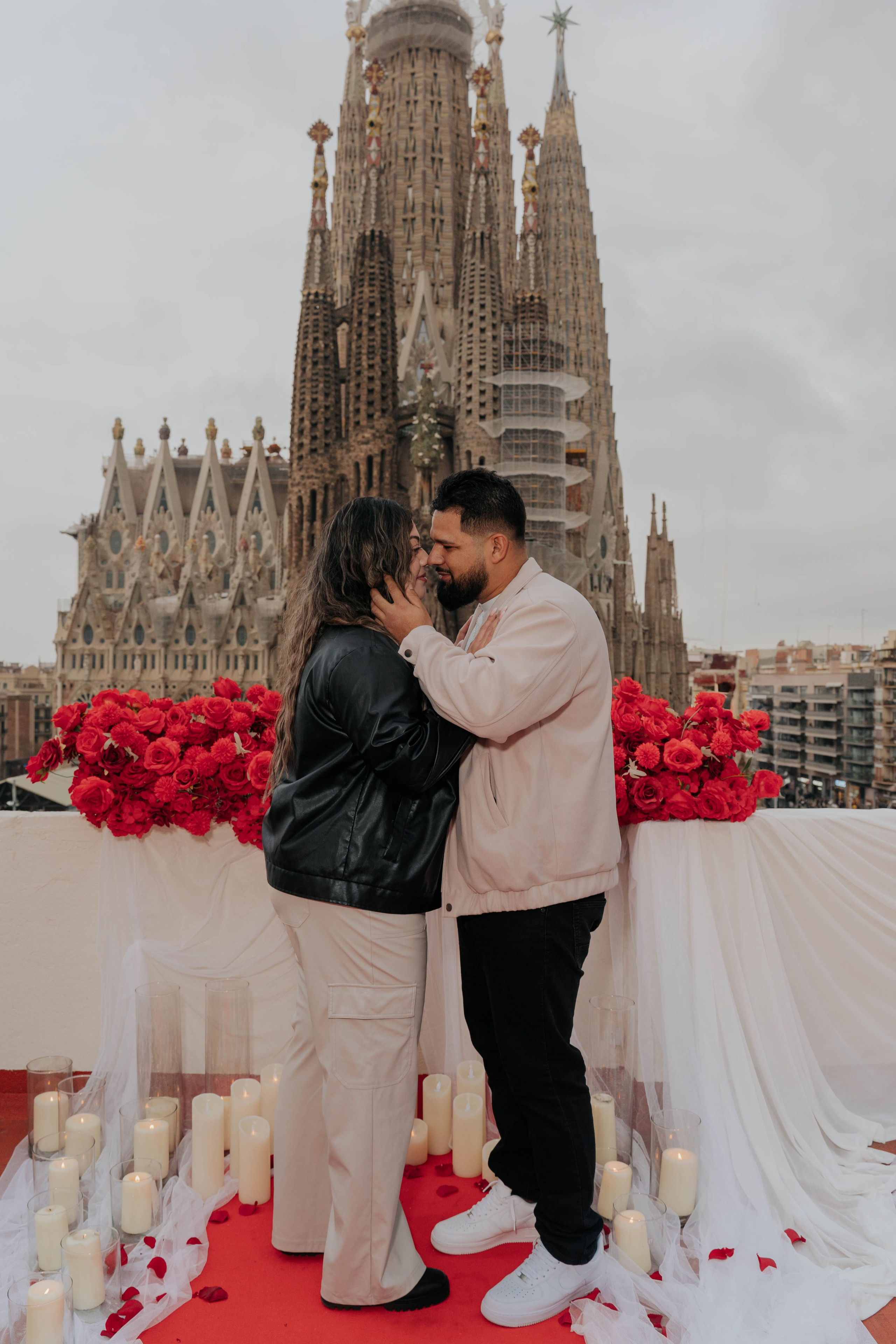 5 Romantic Date Ideas in Barcelona to Make Your Day Unforgettable. DiaFoto — Wow Photographer in Barcelona | Premium Barcelona Photoshoot Experience