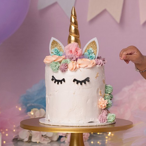 Cake smash session. Newborn and family photographer. Hills District. Sydney