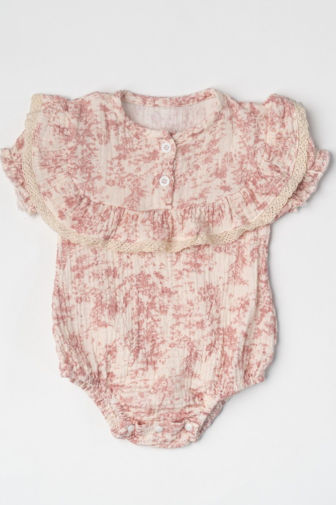 Cake smash outfits for girls. Newborn and family photographer. Hills District. Sydney