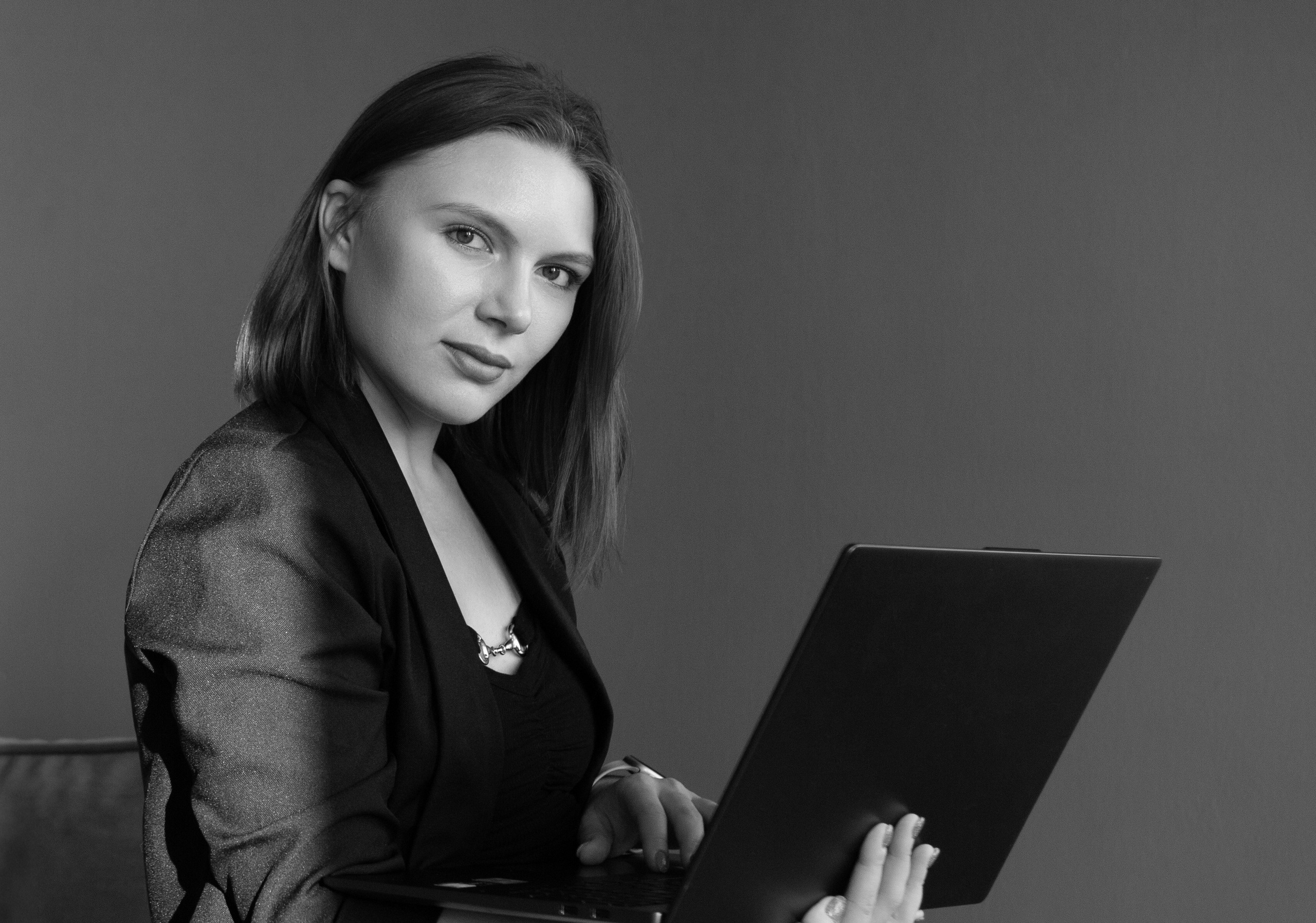 Creative Women’s Headshot Photographer in San Francisco| Featured by Forbes