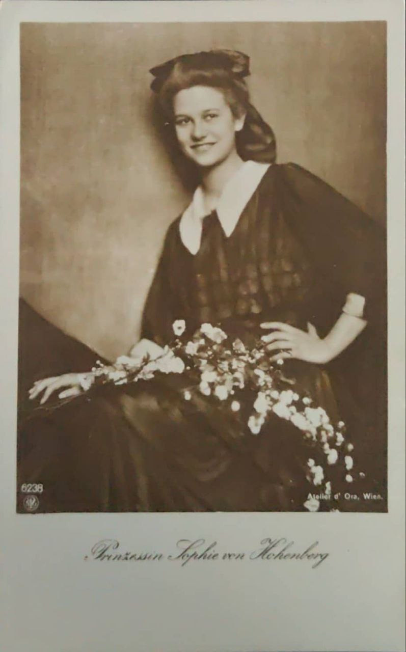 Antike Postkarte mit Prinzessin Sophie Hohenberg (1905). Eine Geschichte von Liebe, Leben und Tragödie in der Familientradition.