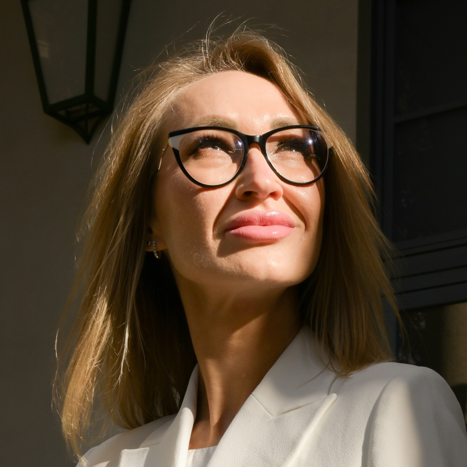 Sono Galina Ivanova fotografa di Milano&Torino, specializzata in ritratti di lavoro, contenuti per il personal brand, ritratti  di famiglia