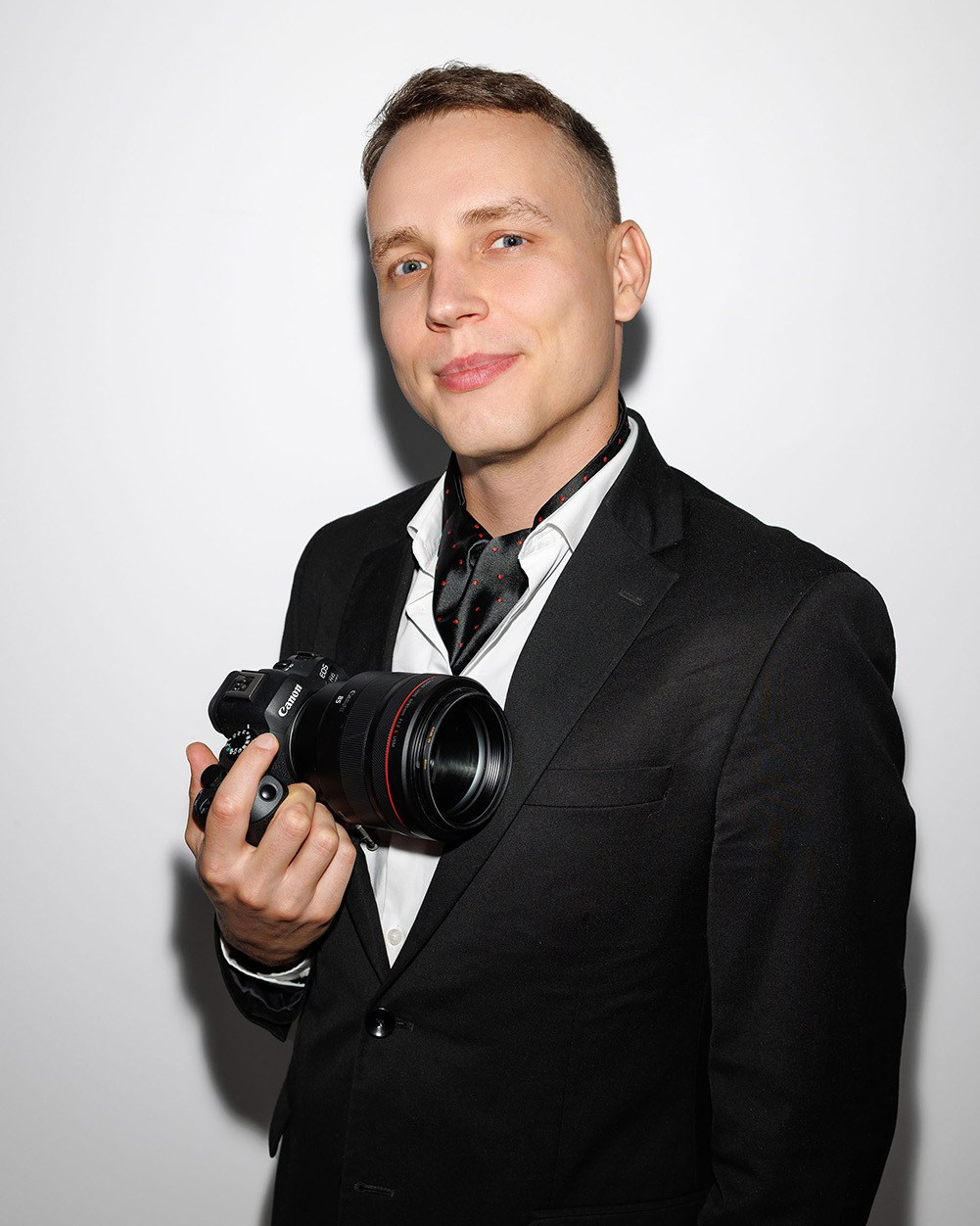 About Evgeniy Osokin, Toronto Wedding Photographer