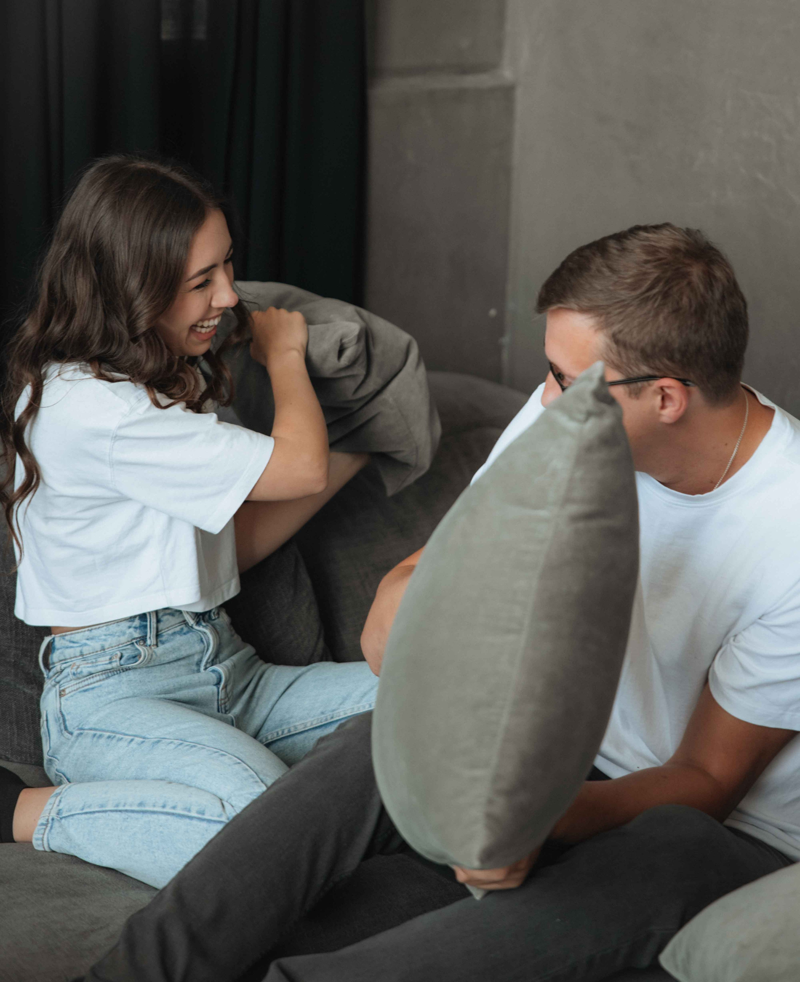 Jauki Kalėdinė fotosesija Vilniuje: studijoje, namų šilumoje, gamtoje ar mieste. Framed by Evelina | Vestuvių fotografė