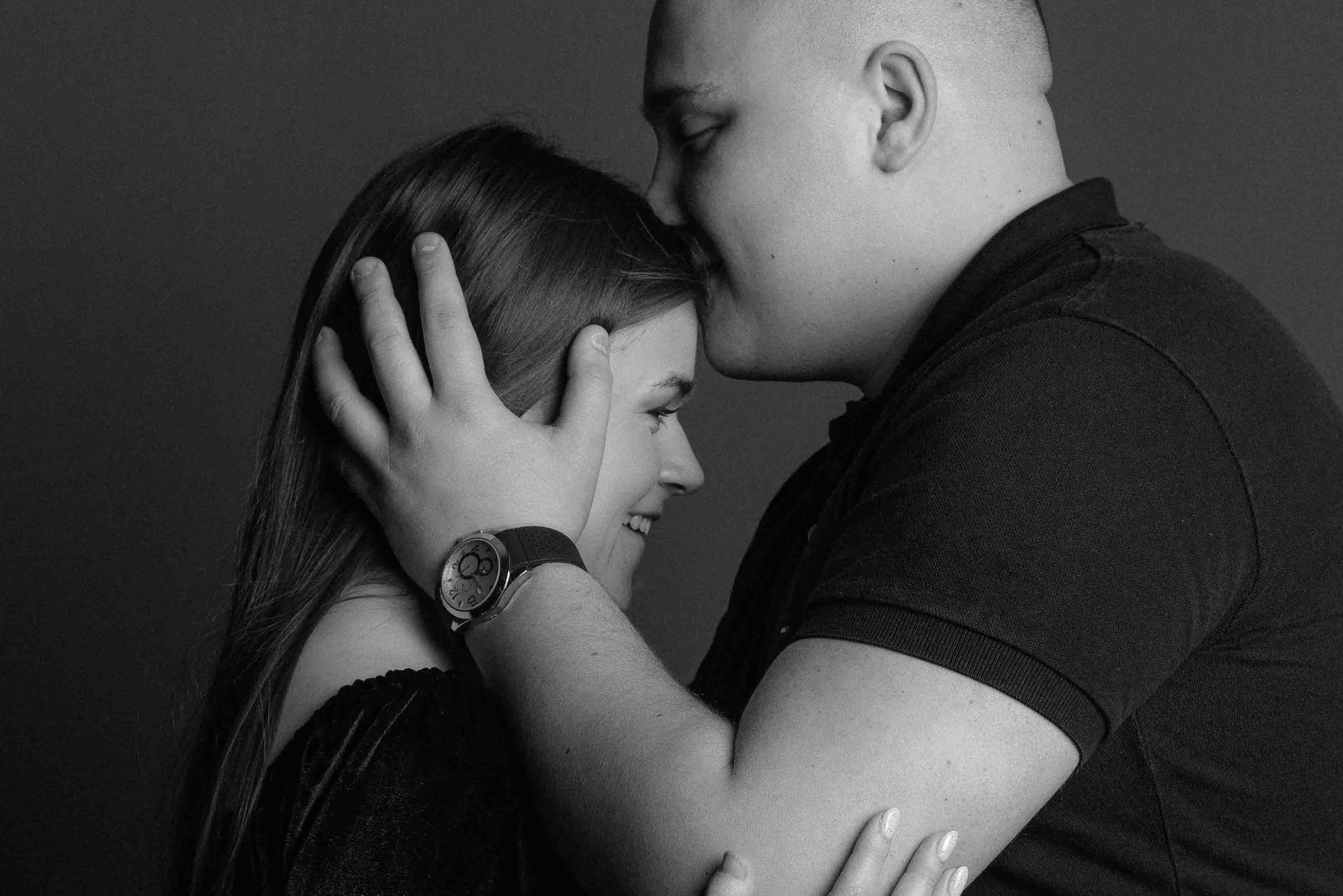 Poros fotosesija Vilniuje — smagus ir jaukus pasimatymas jums. Framed by Evelina | Vestuvių fotografė