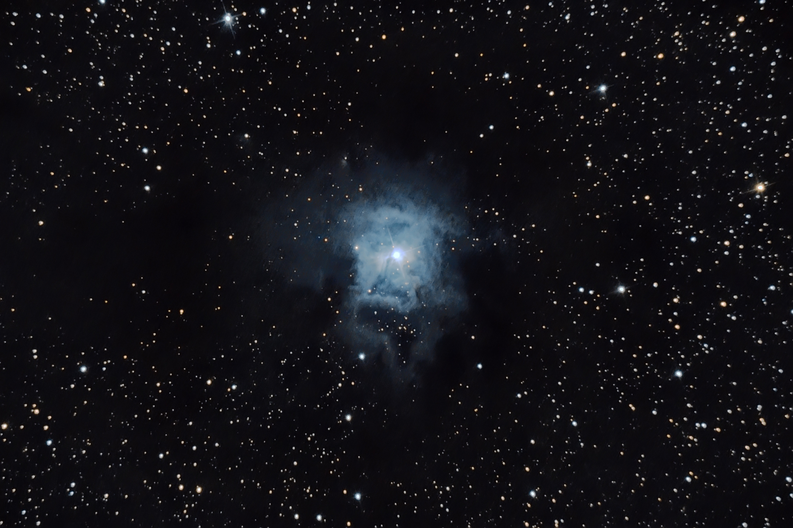 İris Dumanlığı (NGC 7023). Həvəskar Astronomlar Cəmiyyəti — Astronomy.az