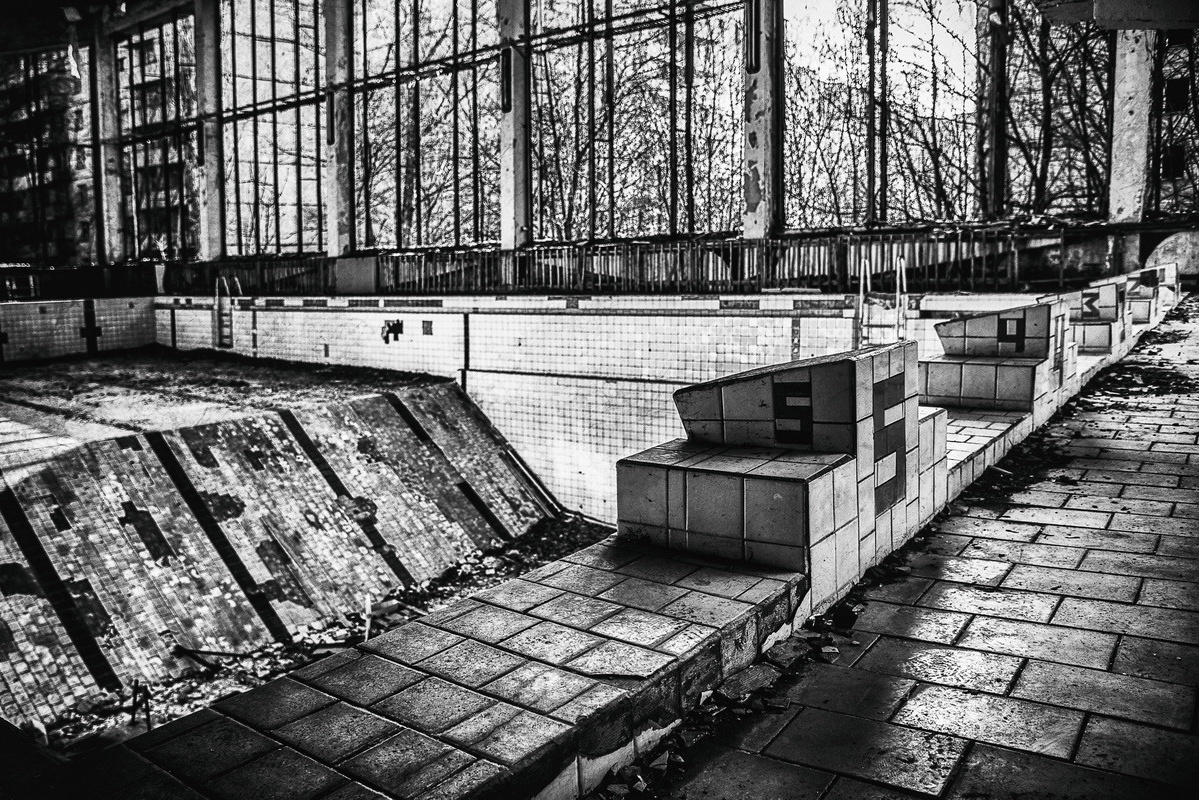 «ОСТАВЛЕННЫЙ» — город Припять после аварии на Чернобыле. Фотограф, коллекционер винтажных открыток и создатель историй на пересечении прошлого и личного. Ирина Дайнакова