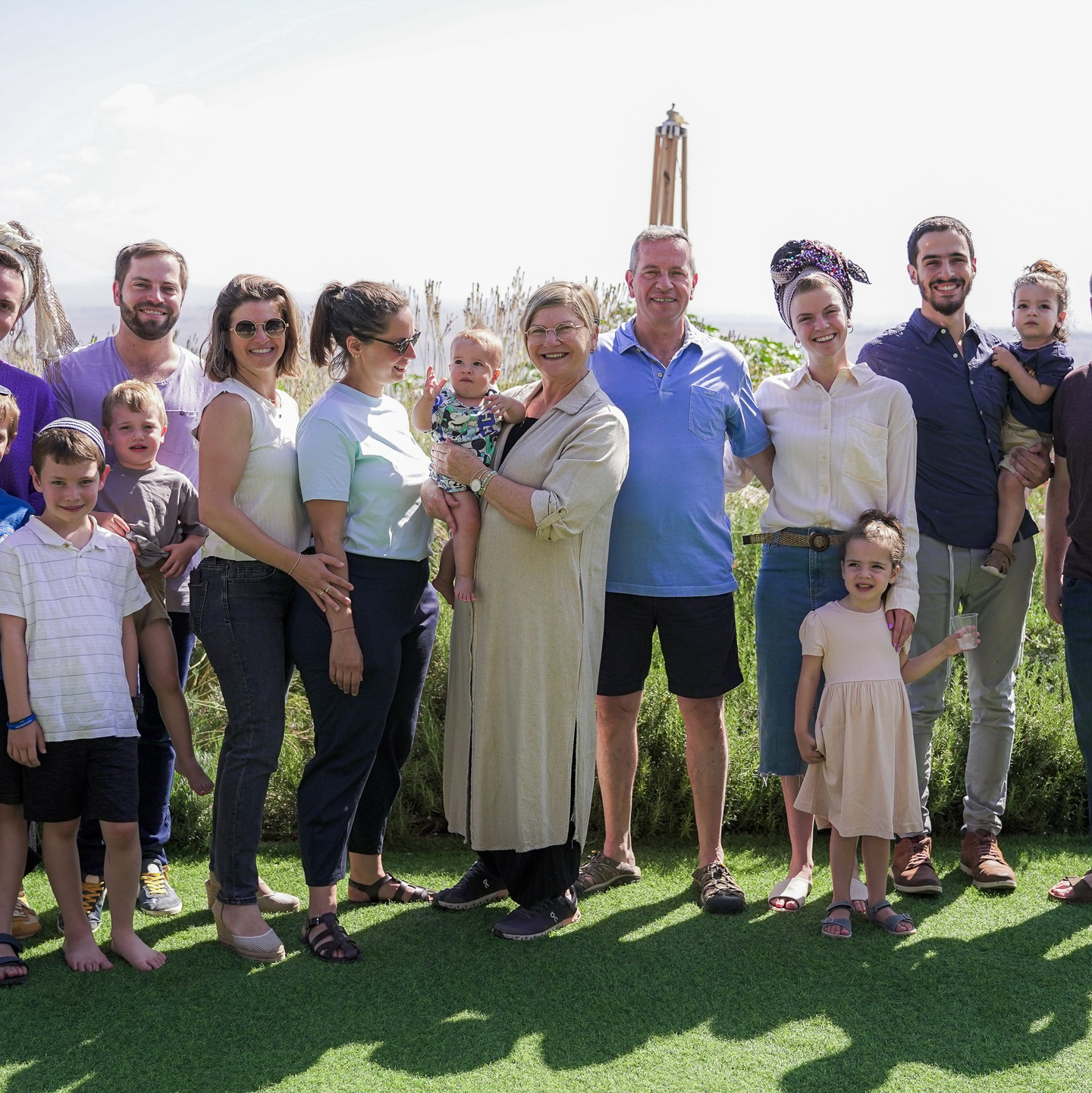 שירותים. יותם שחר צילום ועריכה