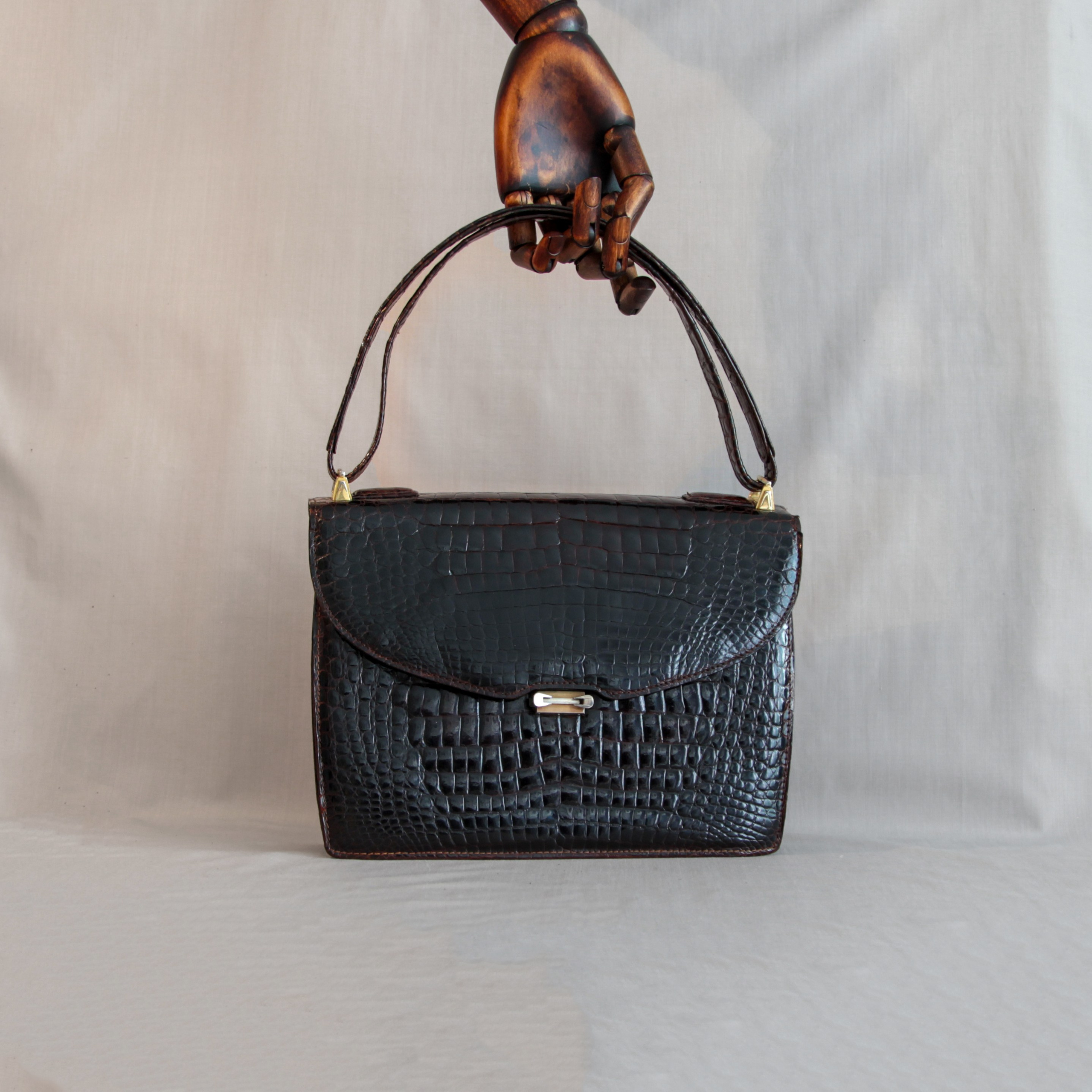 Clothing and Accessories. Современнные и актикварные украшения в Барселоне, Москве и Санкт-Петербурге