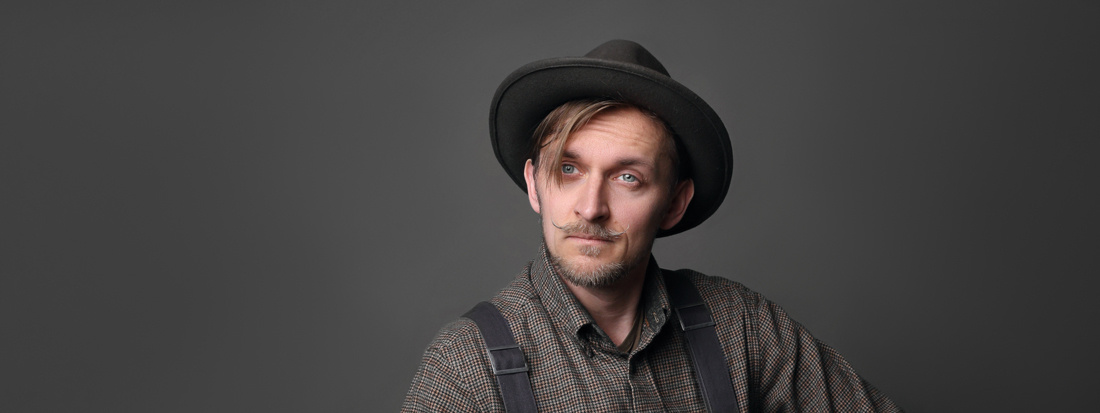 Contact. Wedding and portrait photographer in Poland Vitali Frozen