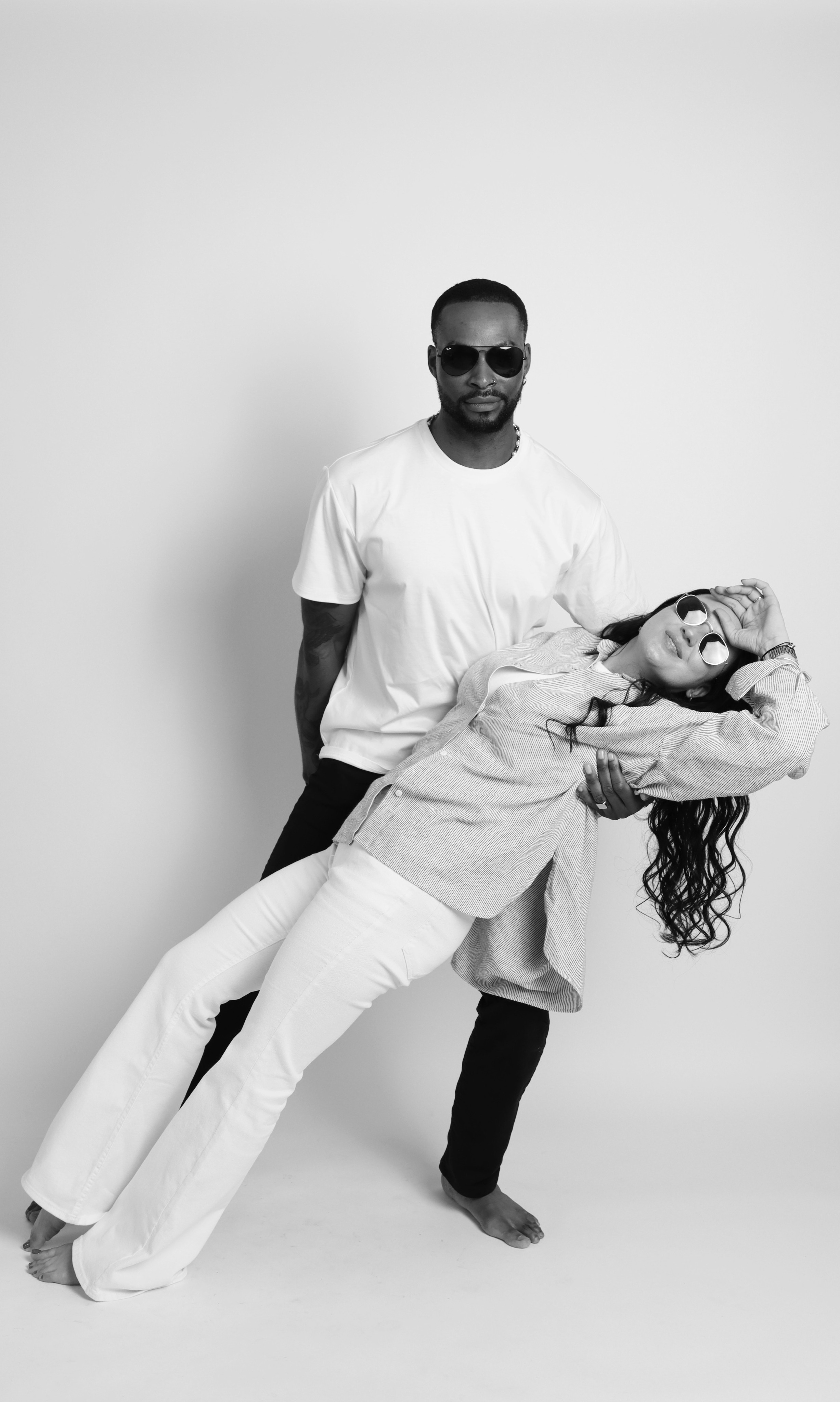 Белый фон. SHOOT IT YOURSELF — SELF PORTRAIT STUDIO IN CHICAGO