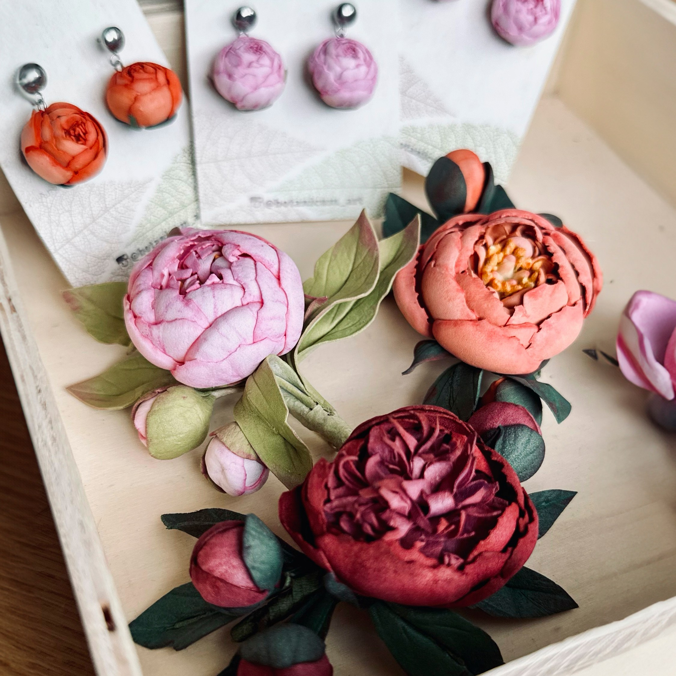 To Post or Not to Post: Navigating social media during holidays. Visual content creator, photographer in Eindhoven Anastasia Sarkisova