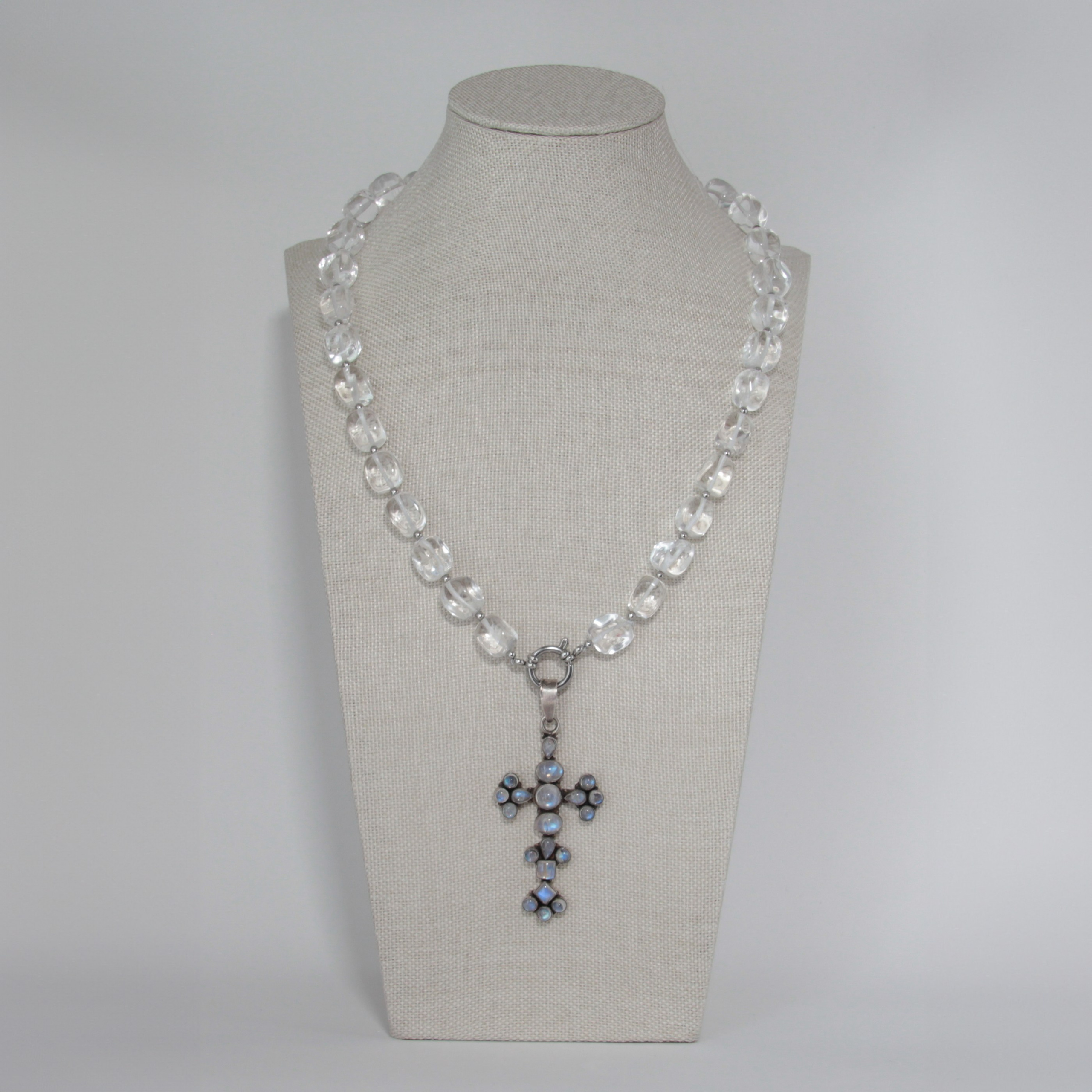 Modern Jewelry. Современнные и актикварные украшения в Барселоне, Москве и Санкт-Петербурге