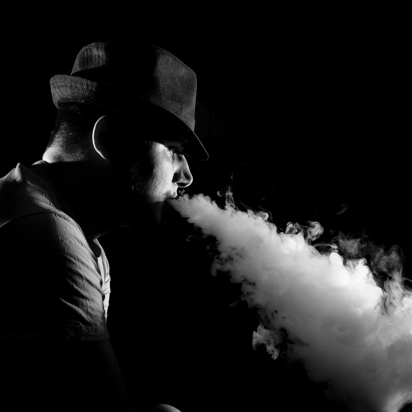 Contacte. Grigore Odajiu - Fotograf Boudoir si nud Chișinău