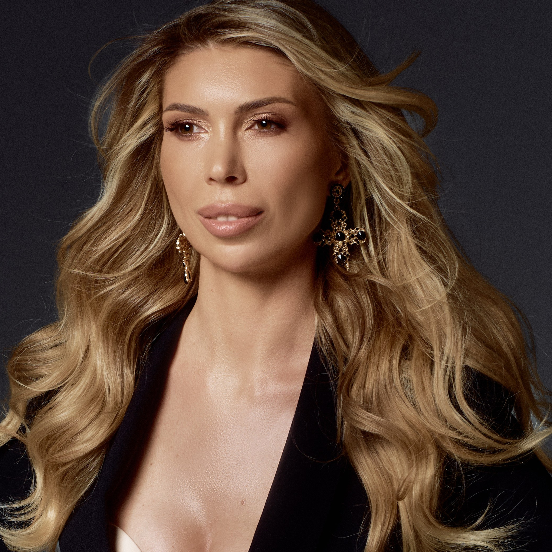 Exclusive Photography for Private Clients in Nice, Cannes, Paris, Milan, Dubai and Europe | Alisa Postnykova. Portrait & Fashion Photographer | Сannes, Paris, Monaco, Dubai, Kyiv — - Alisa Postnykova