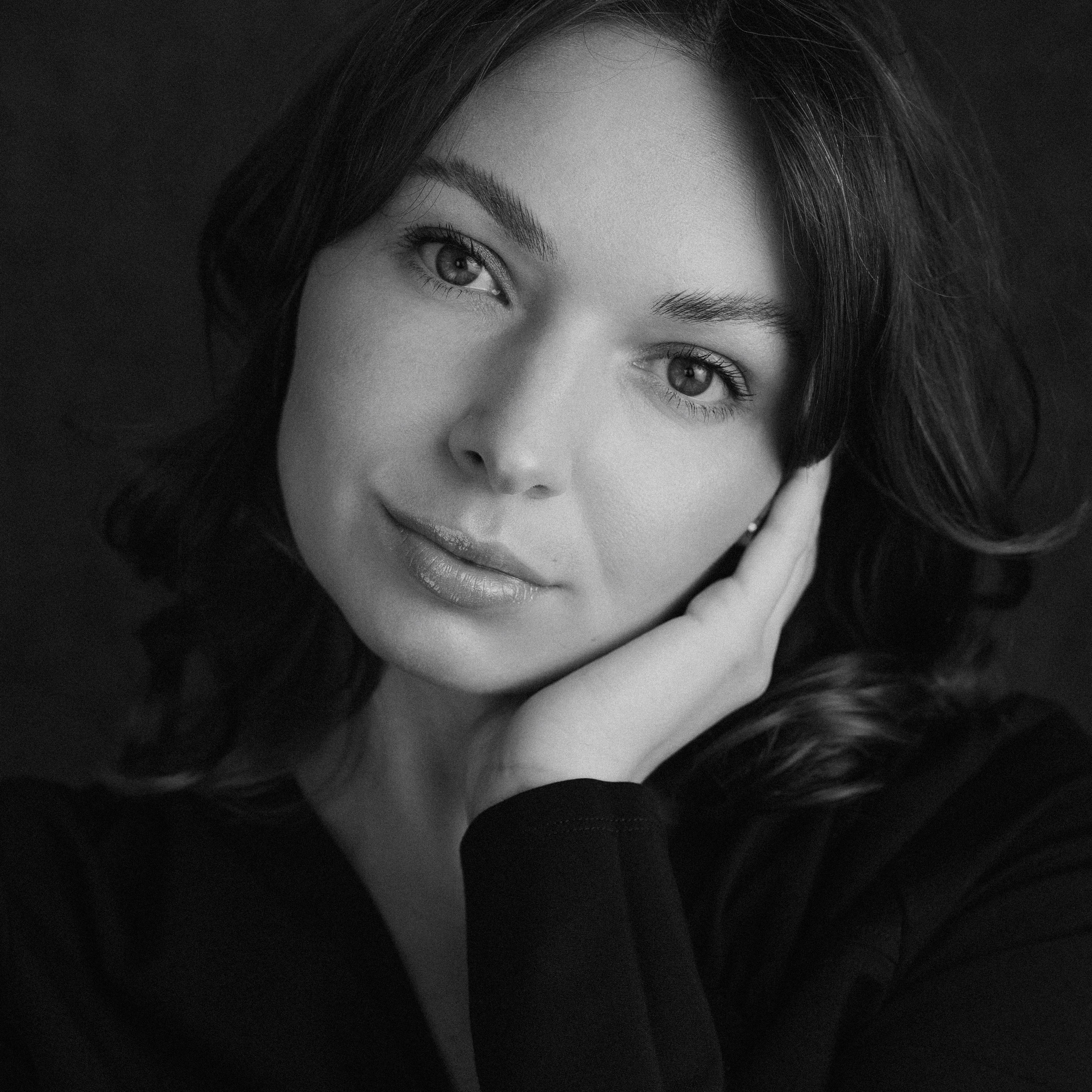 Kristina Kozheltsova — Black & White Portrait Photographer in Leipzig