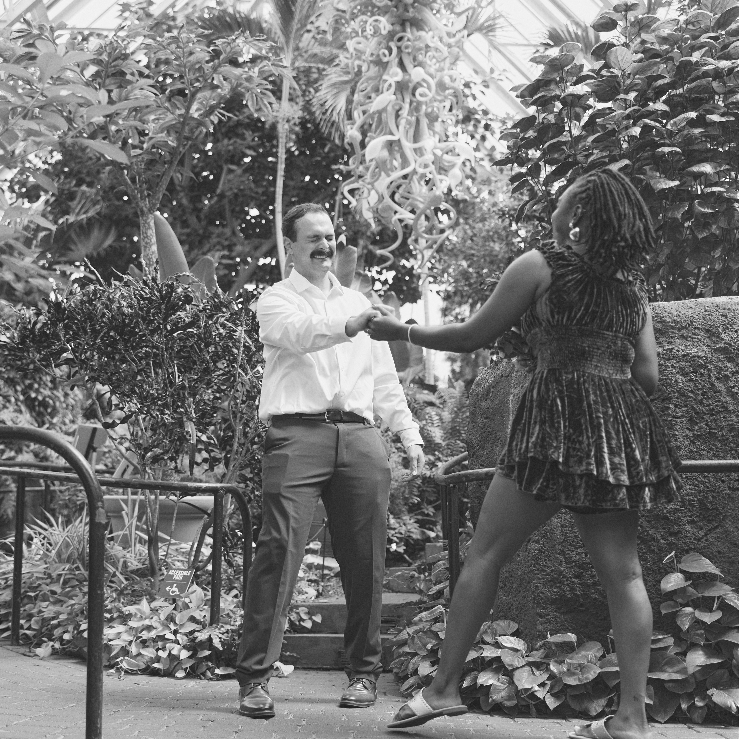 Romantic Proposal at Franklin Park Conservatory | Columbus Proposal Photographer (1). Kovyphoto
