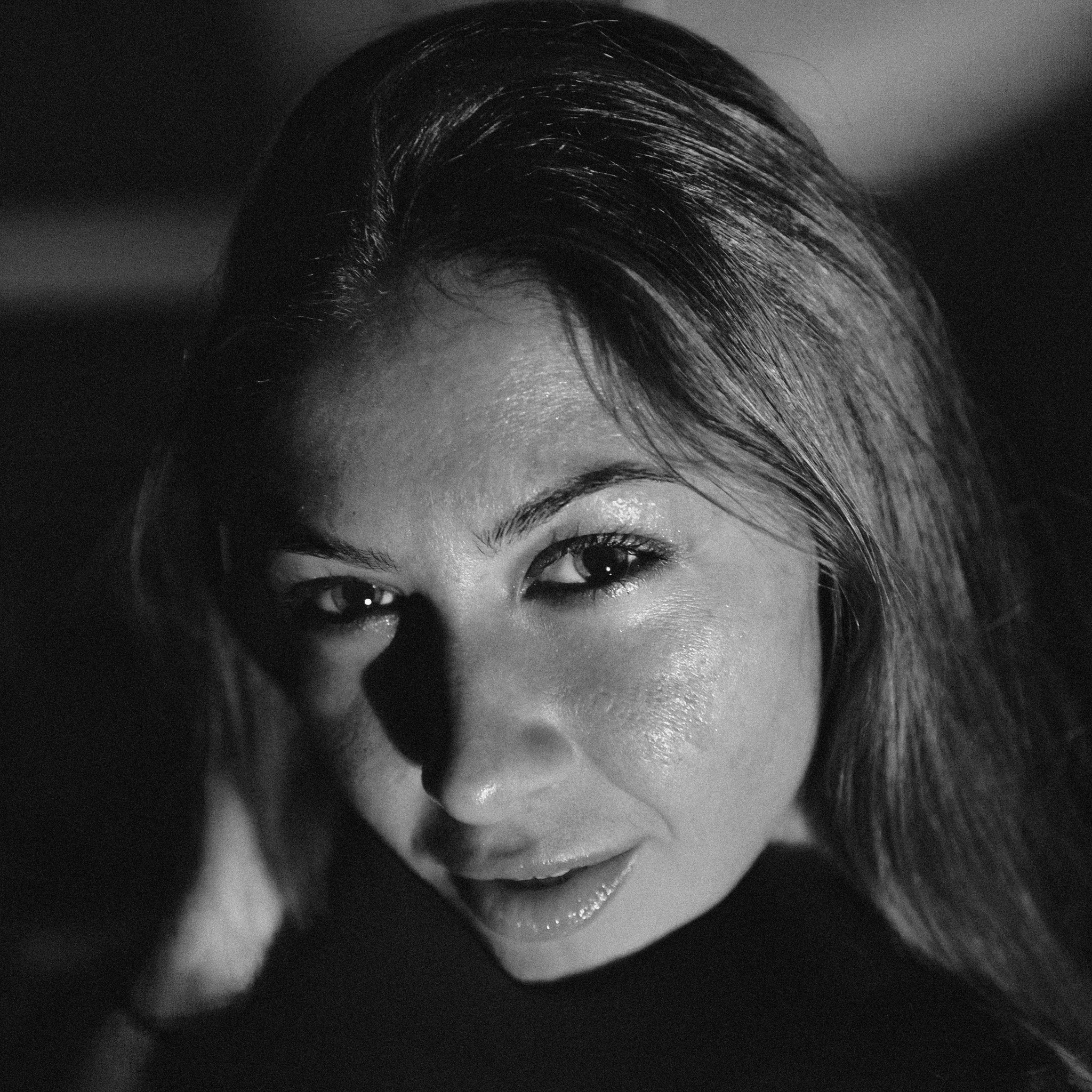 Bio. Lifestyle and wedding photographer in Dubai Valeria Kikvidze